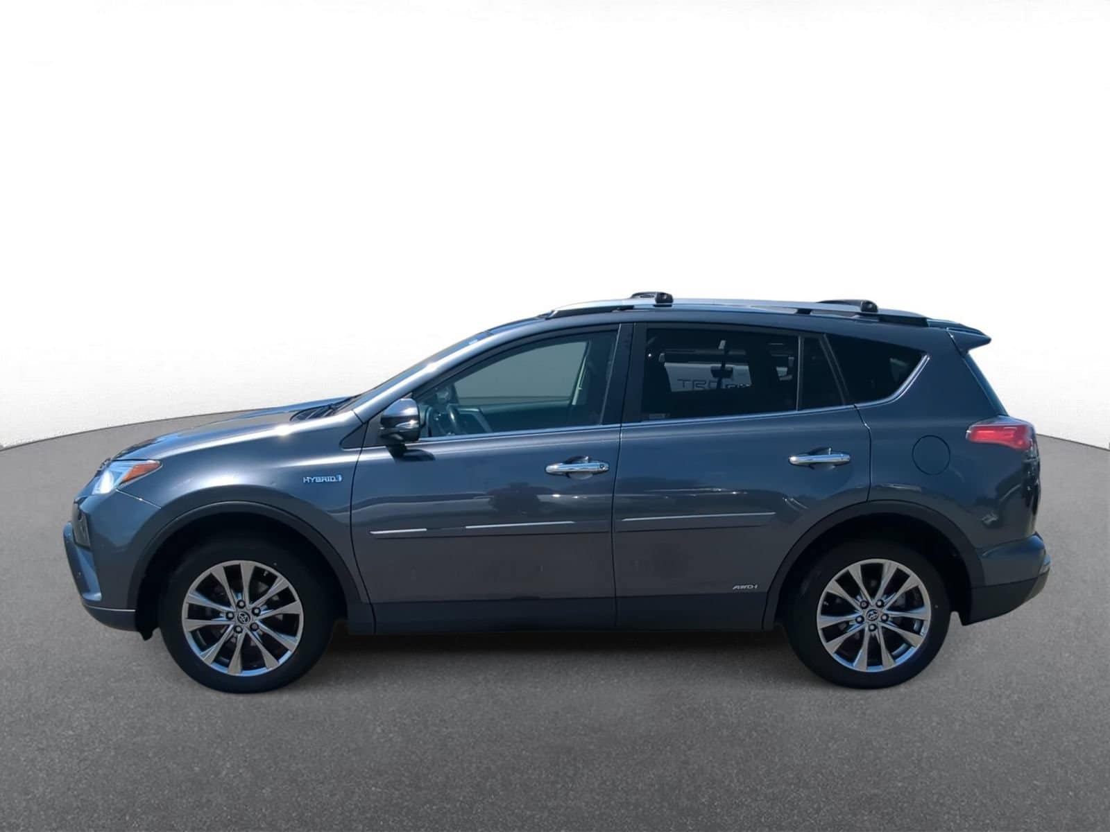 Thumbnail: 2017 Toyota RAV4 - 5