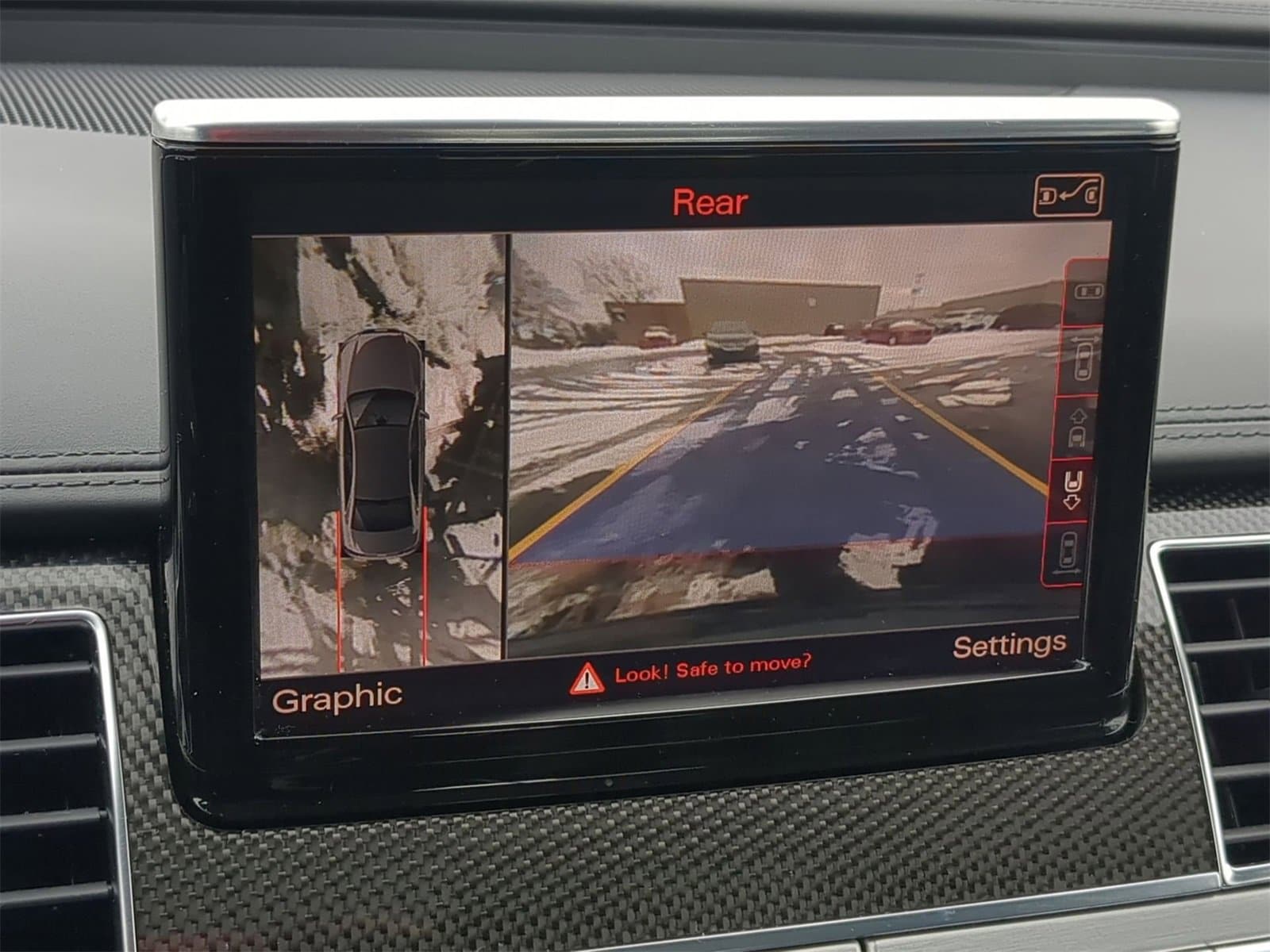 Thumbnail: 2013 Audi S8 - 36