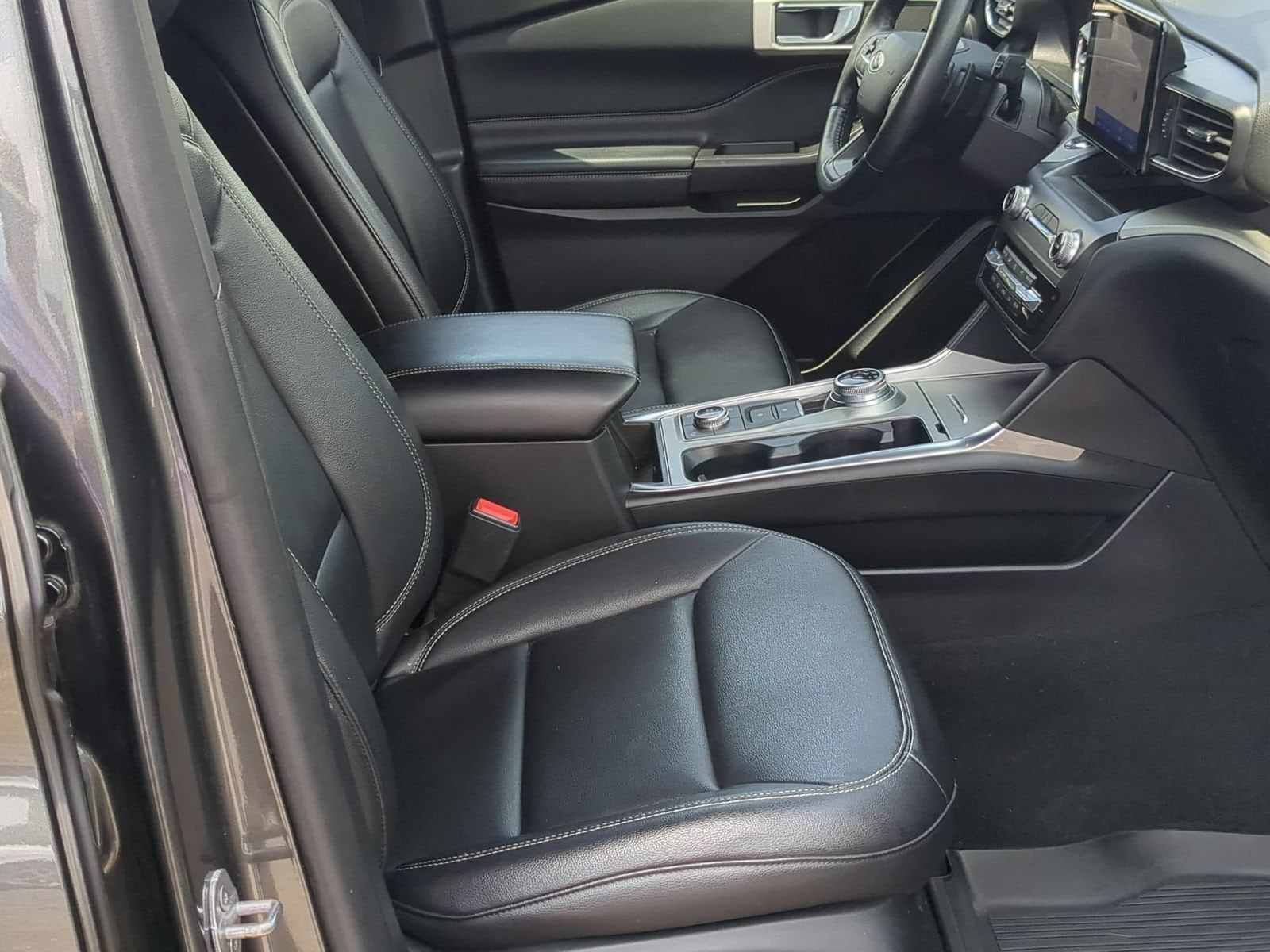 Thumbnail: 2020 Ford Explorer - 21