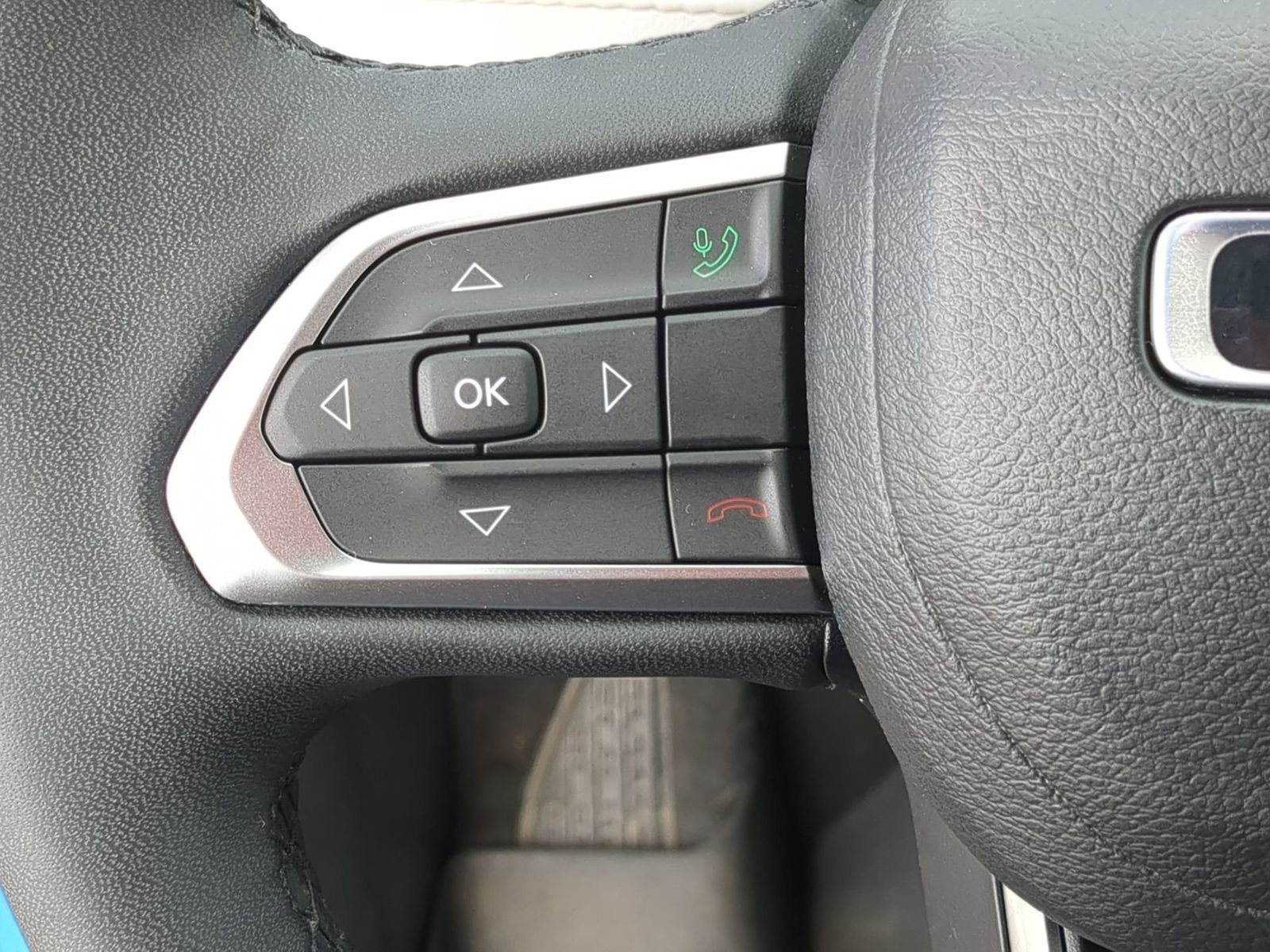 Thumbnail: 2023 Jeep Compass - 23