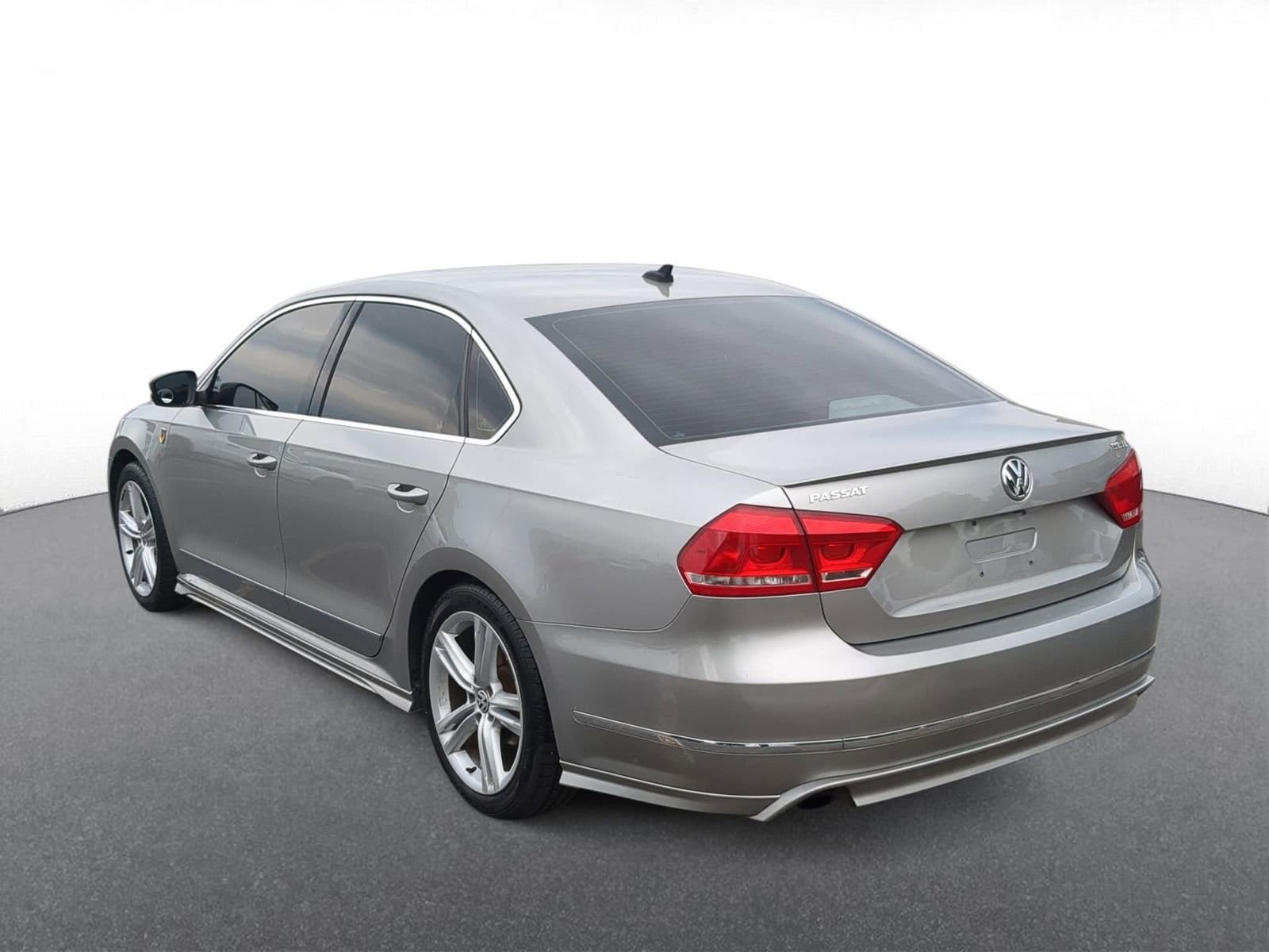 Thumbnail: 2014 Volkswagen Passat - 6
