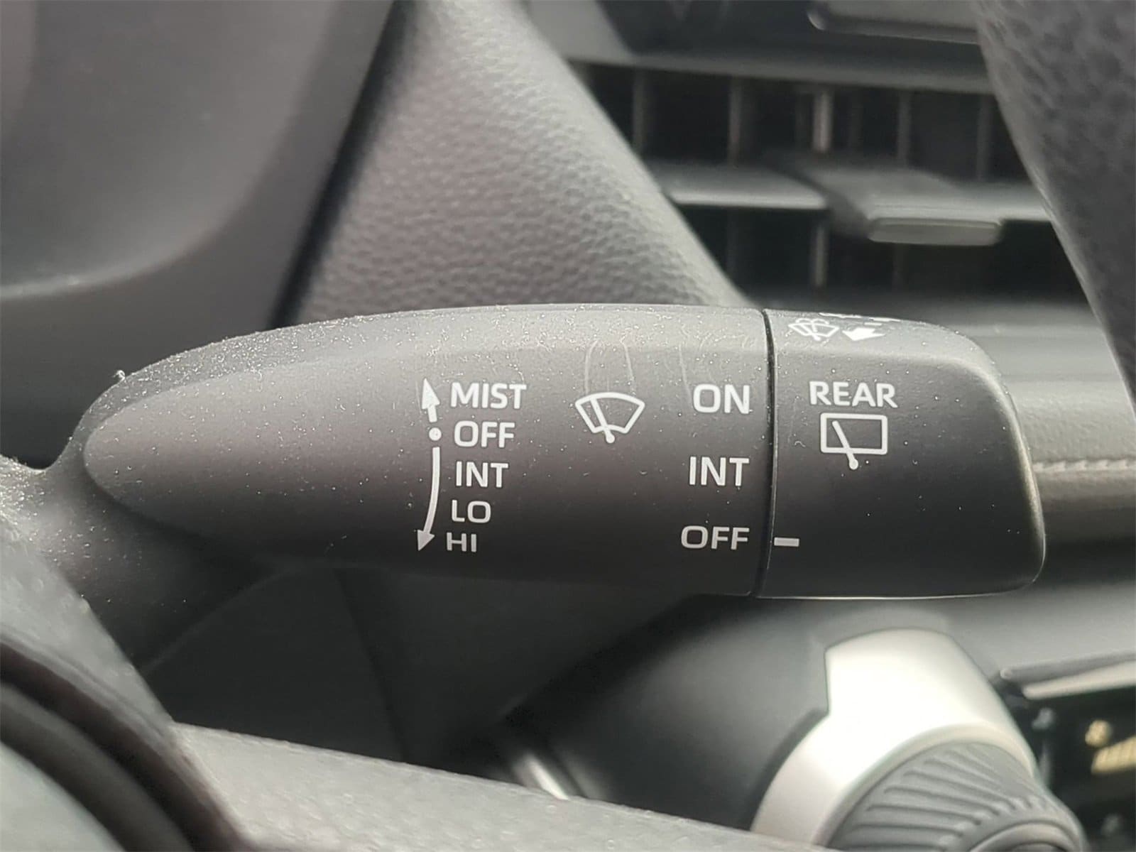 Thumbnail: 2019 Toyota RAV4 - 32