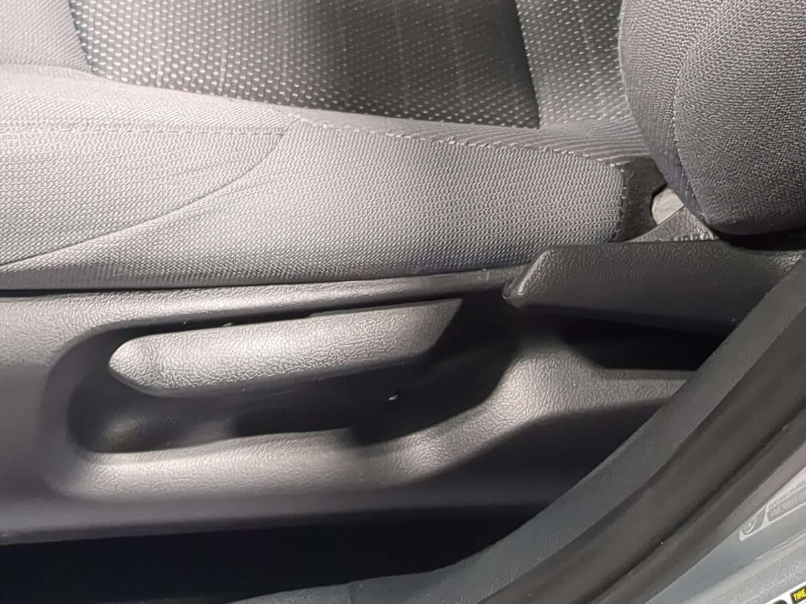 2024 Toyota Corolla Cross S - Photo 17