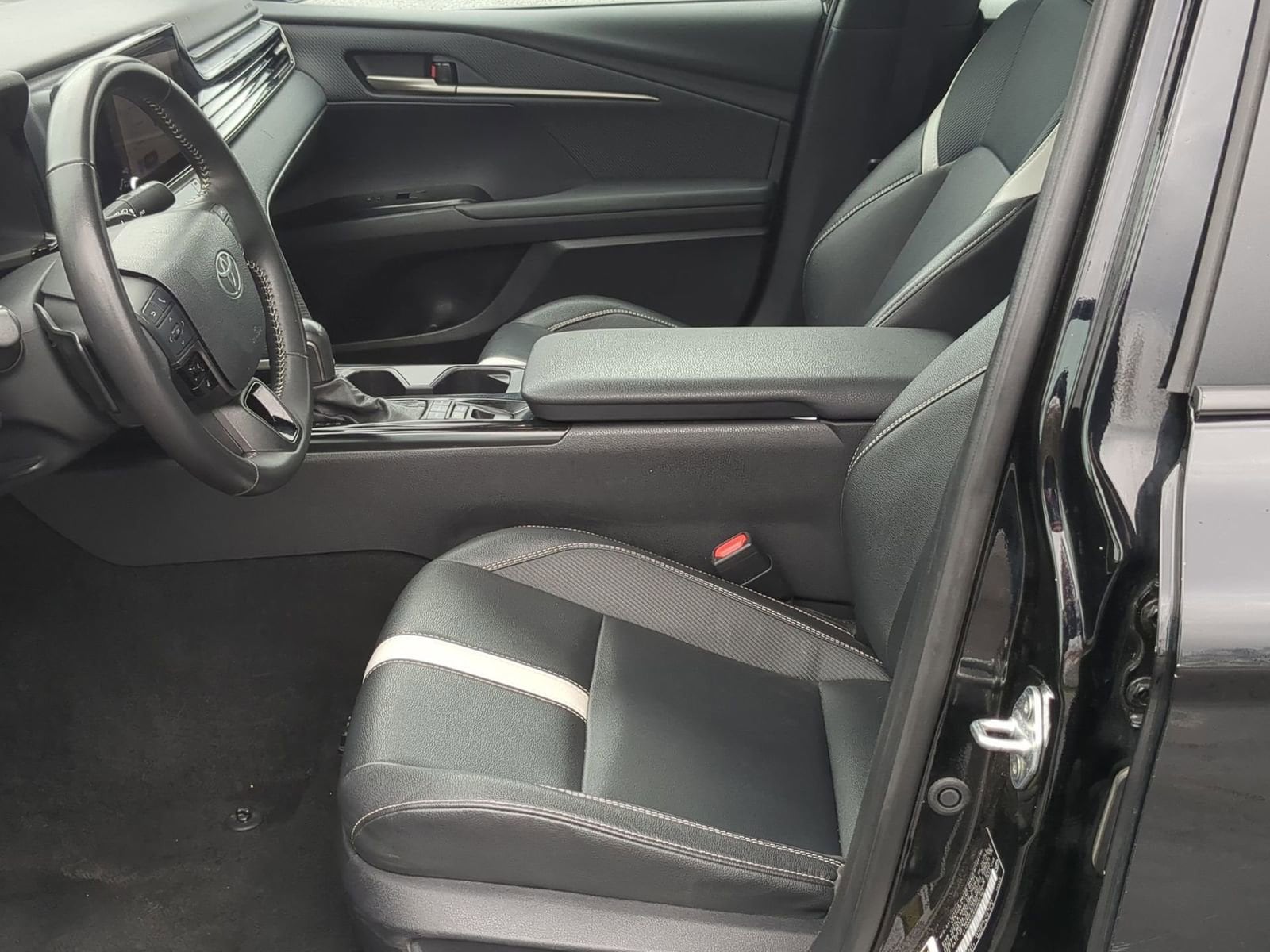 Thumbnail: 2025 Toyota Camry - 16