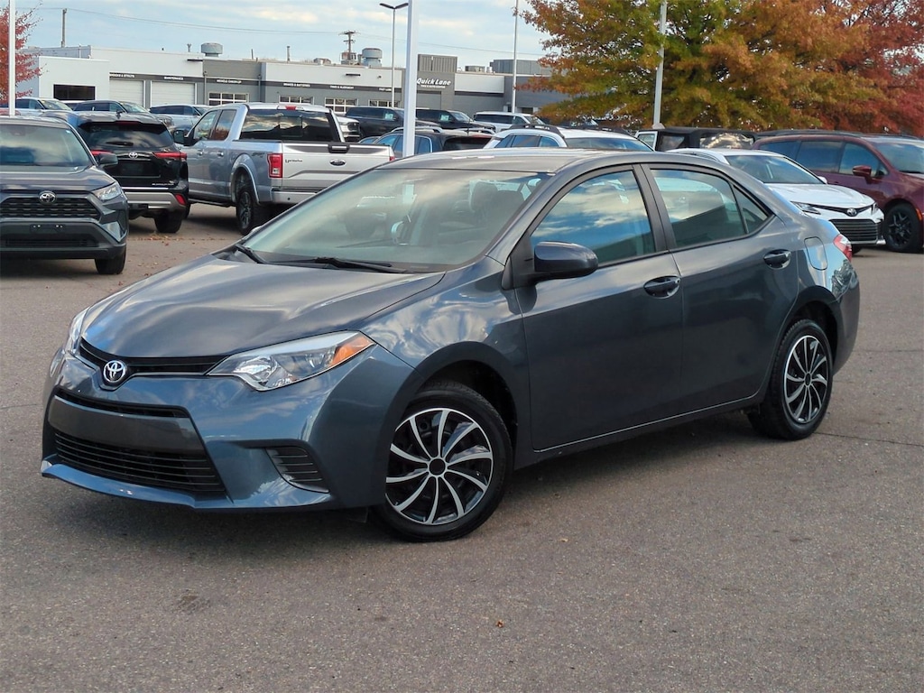 Used 2015 Toyota Corolla LE Sedan