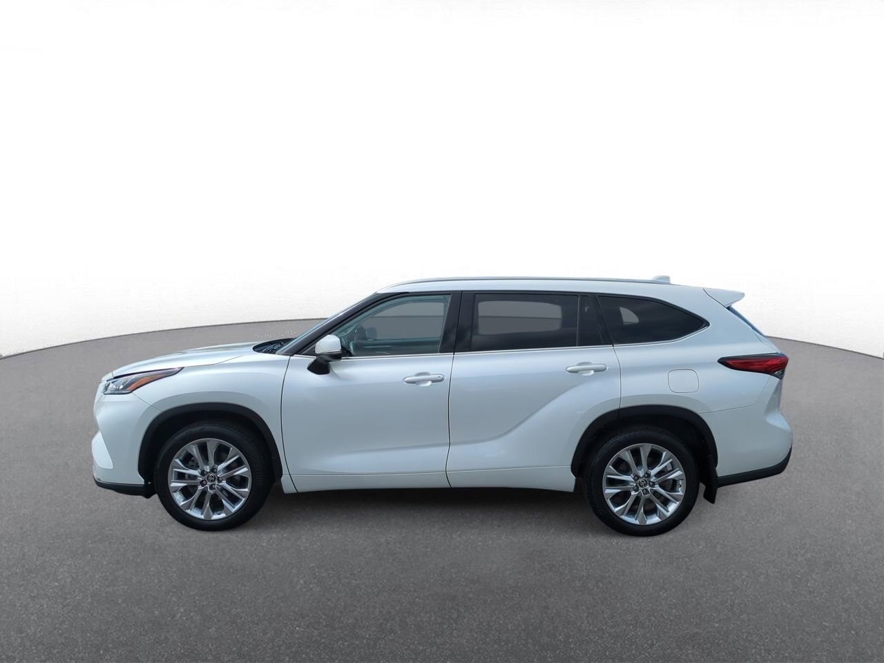 Thumbnail: 2022 Toyota Highlander - 5