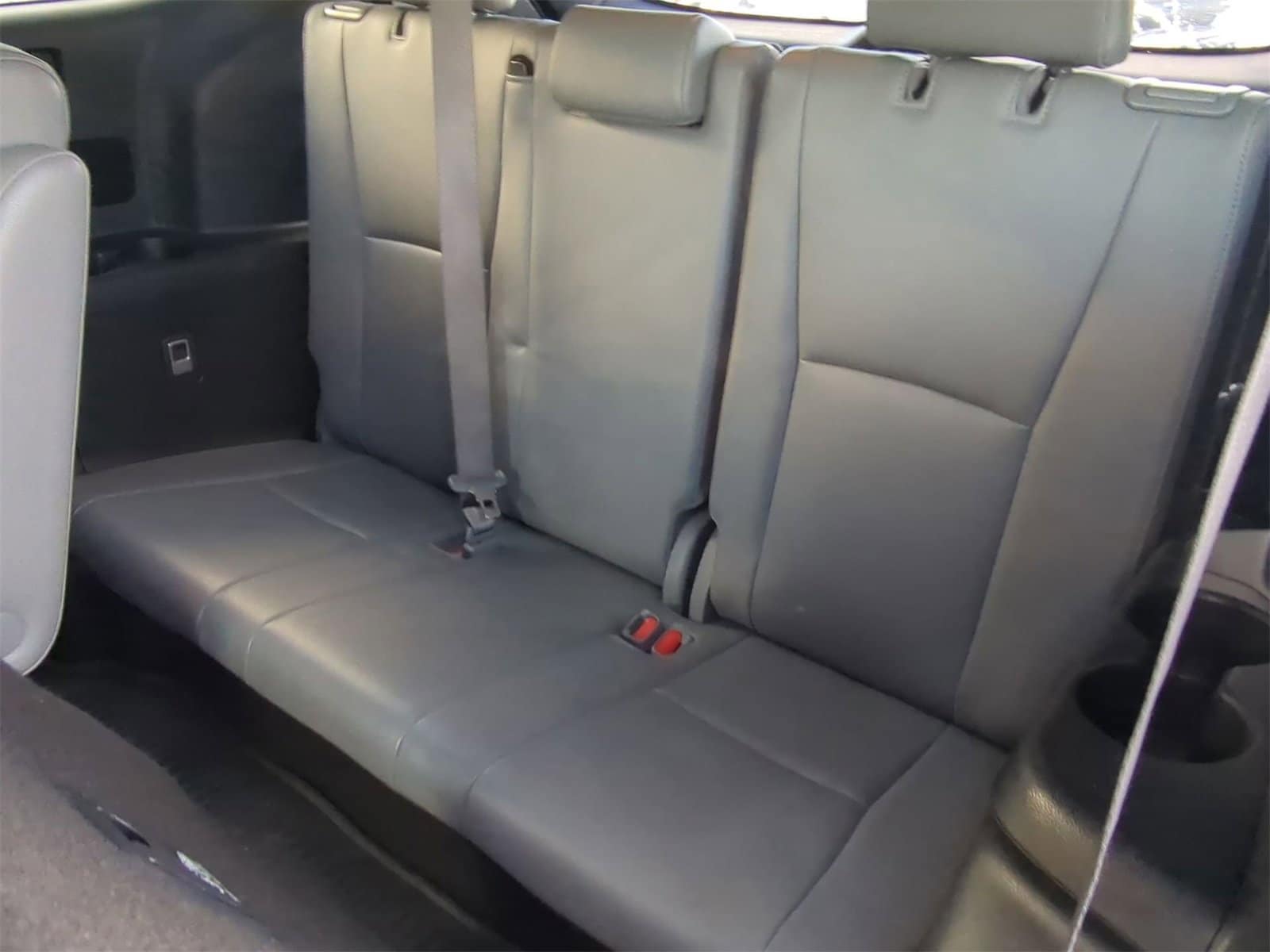 Thumbnail: 2022 Toyota Highlander - 22