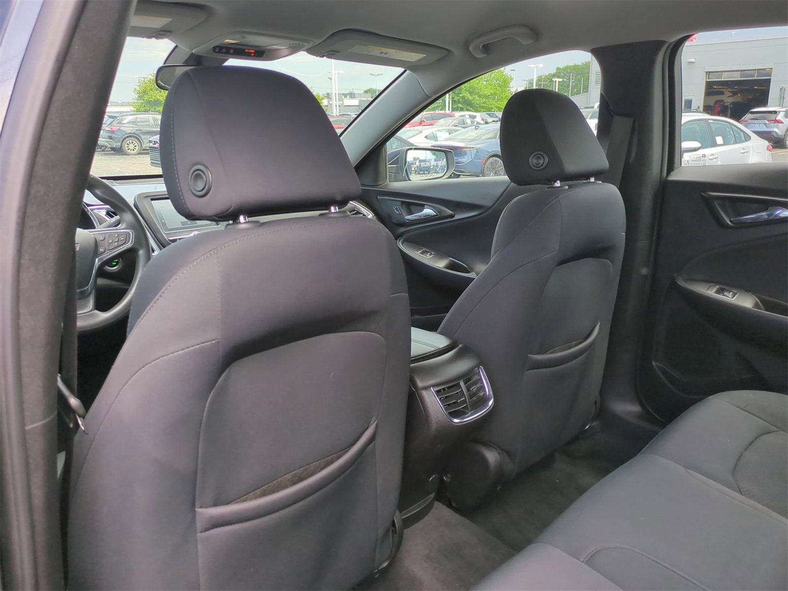 Thumbnail: 2016 Chevrolet Malibu - 16