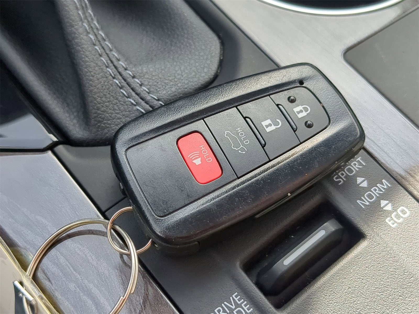 Thumbnail: 2023 Toyota Highlander - 42