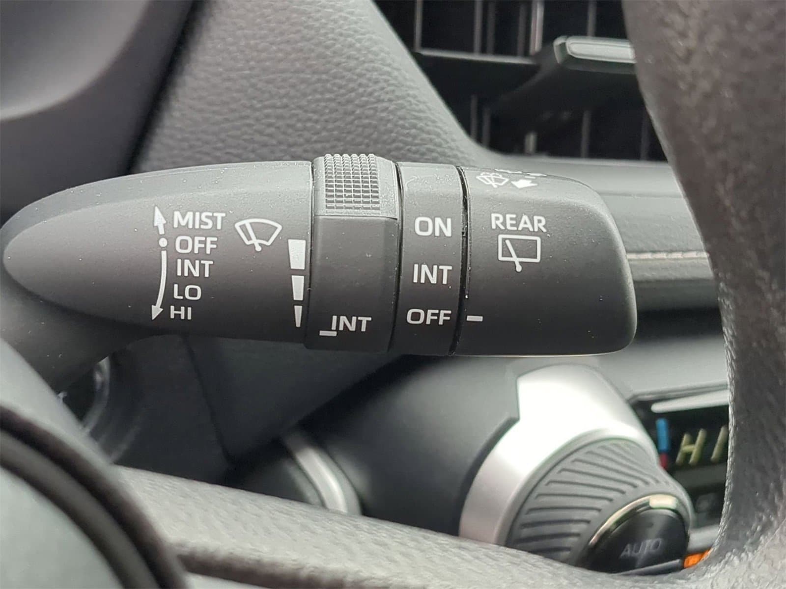 Thumbnail: 2025 Toyota RAV4 - 32