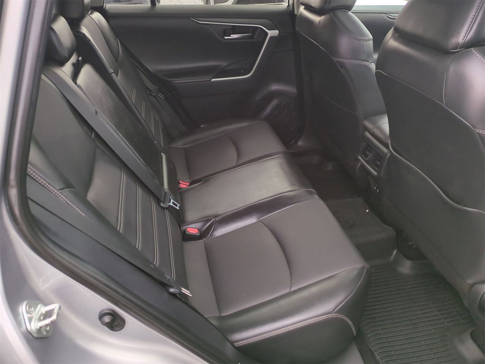 Thumbnail: 2019 Toyota RAV4 - 21