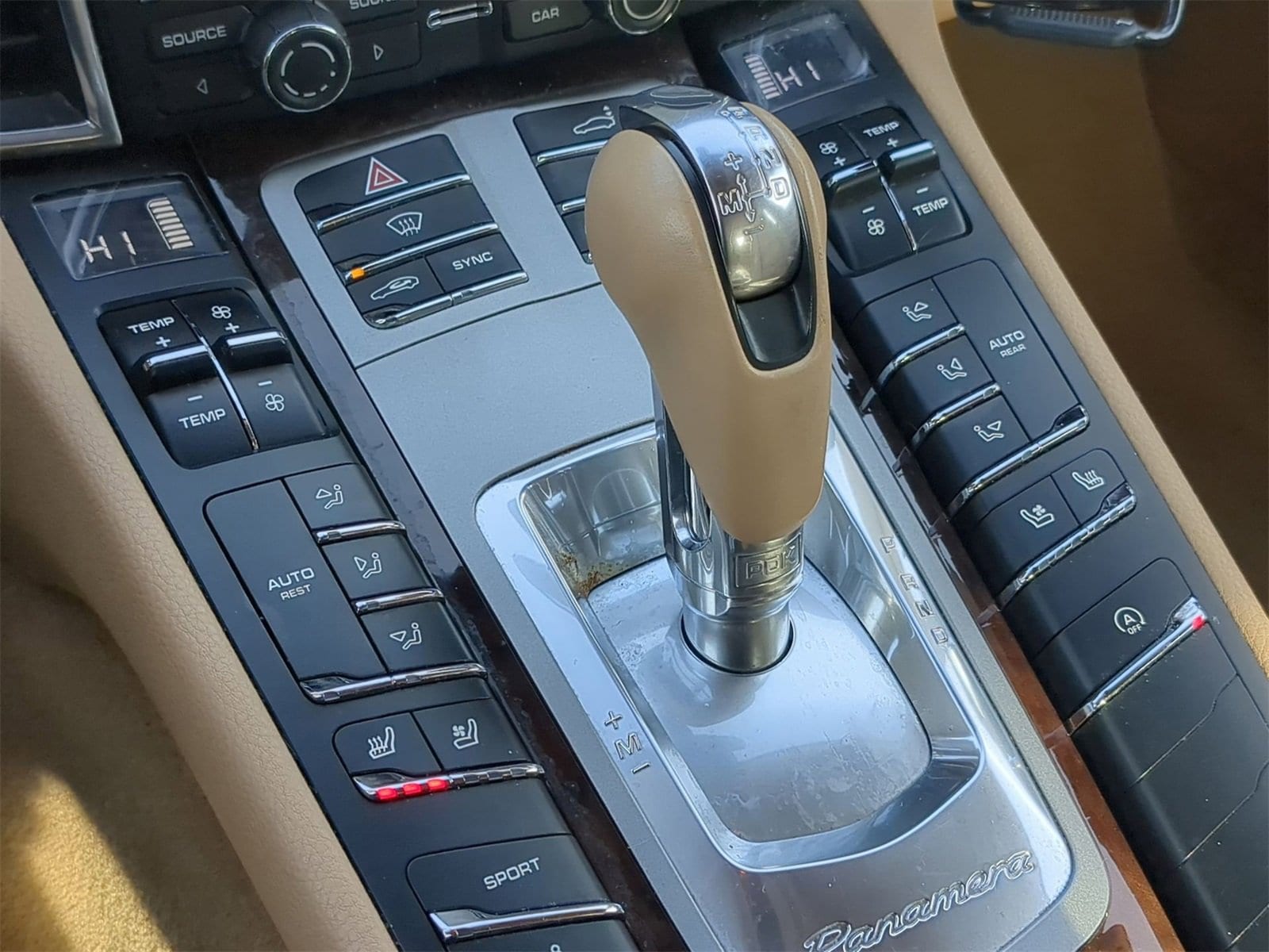 Thumbnail: 2015 Porsche Panamera - 31