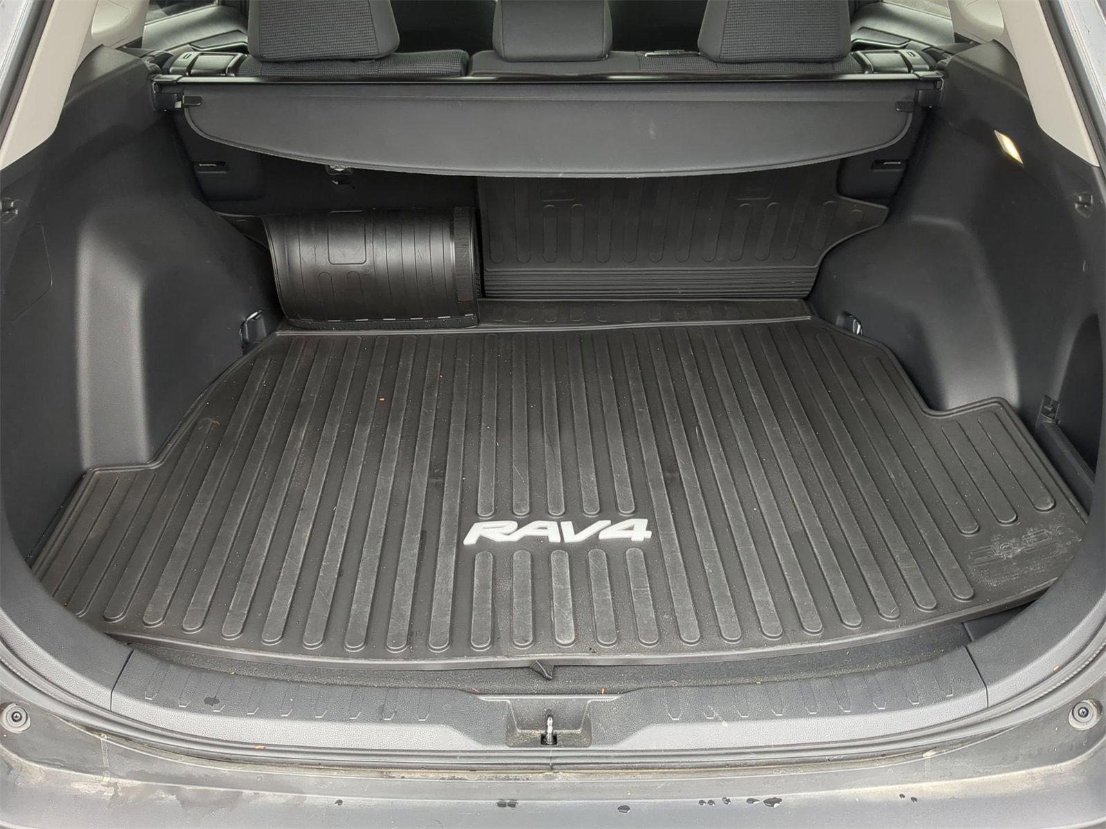 Thumbnail: 2023 Toyota RAV4 - 38