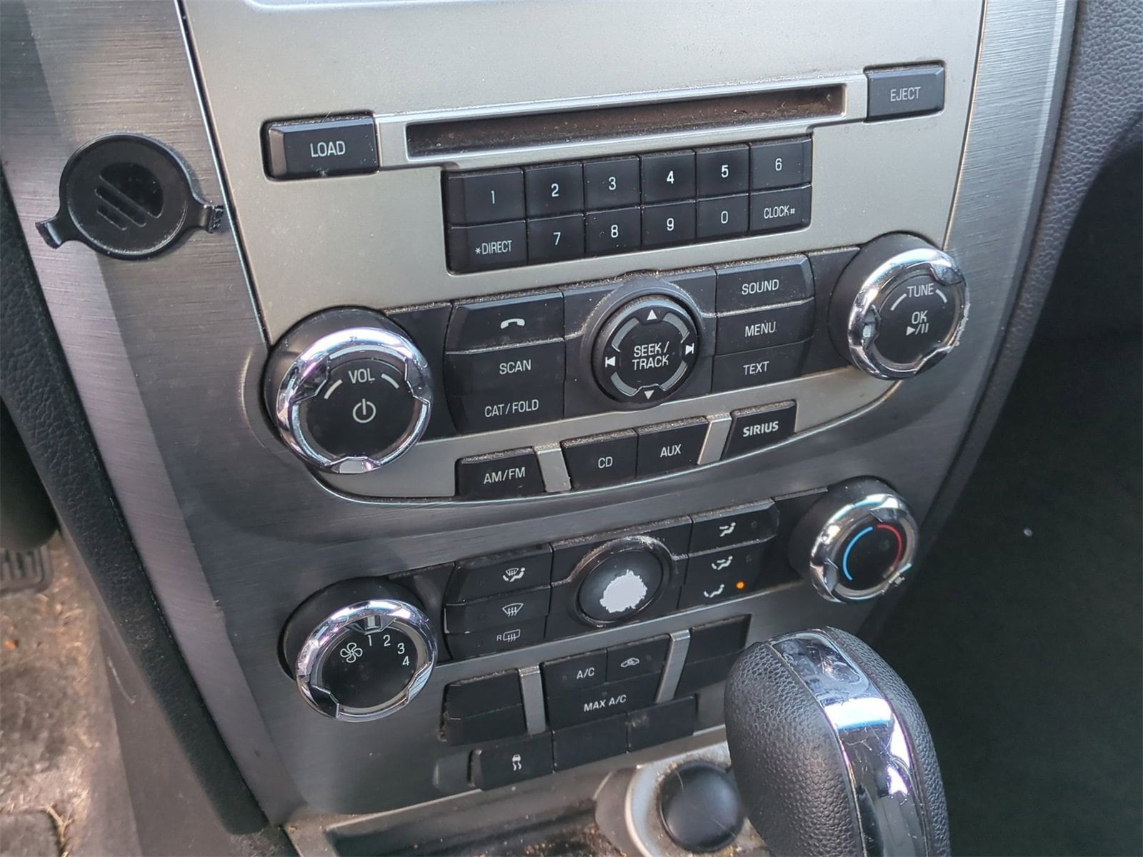 Thumbnail: 2010 Ford Fusion - 28