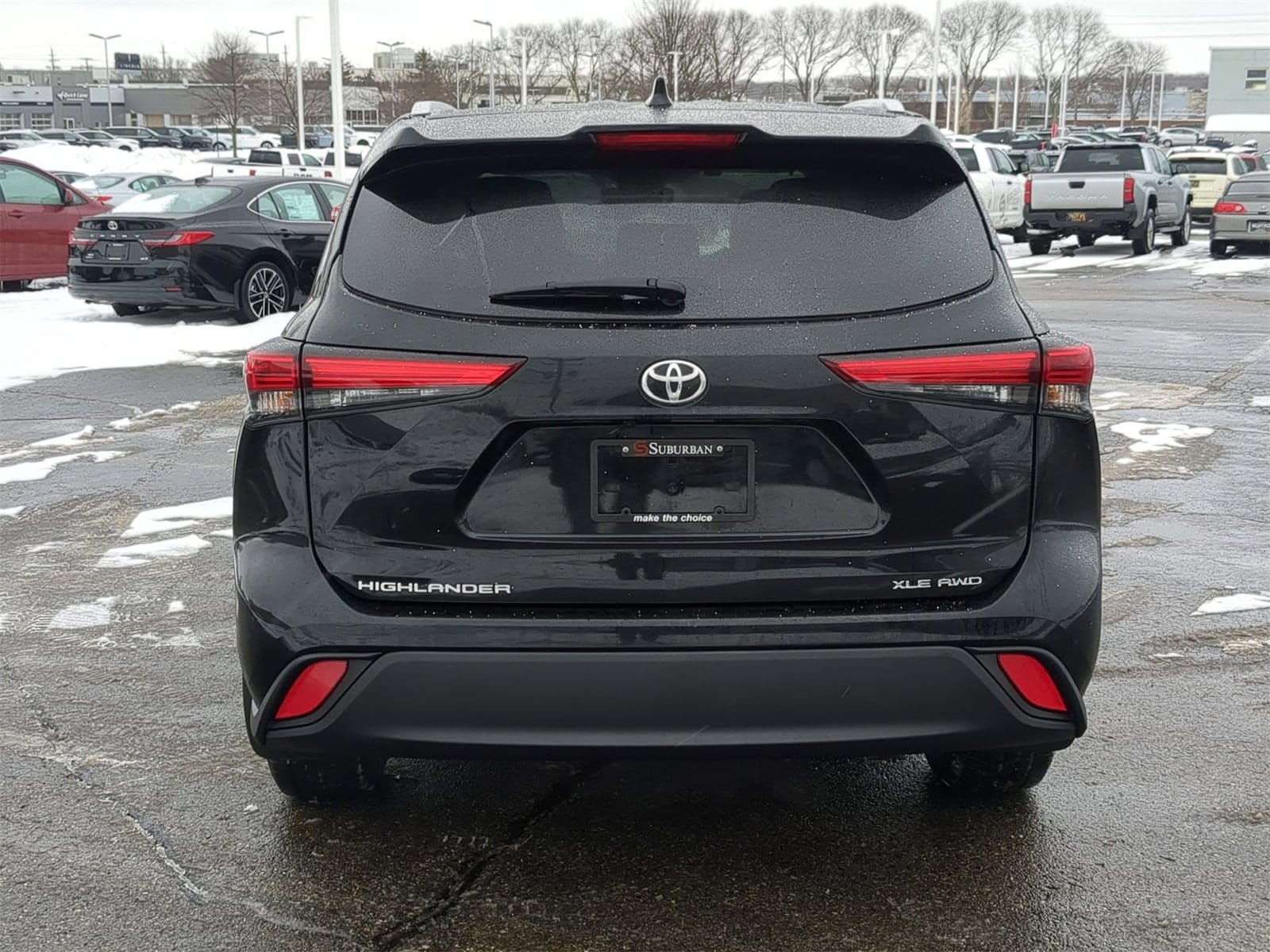 Thumbnail: 2023 Toyota Highlander - 13