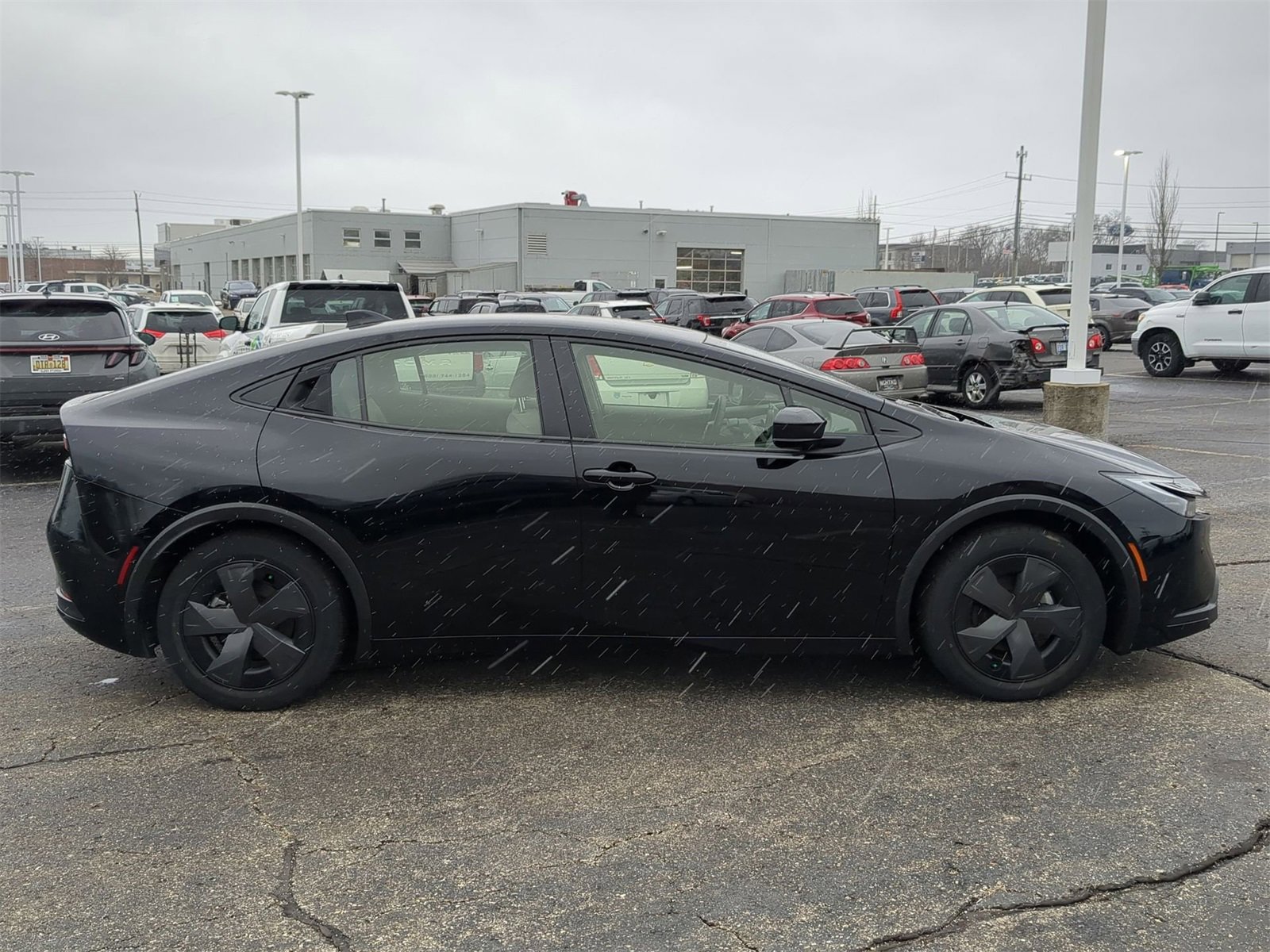 Thumbnail: 2024 Toyota Prius - 15