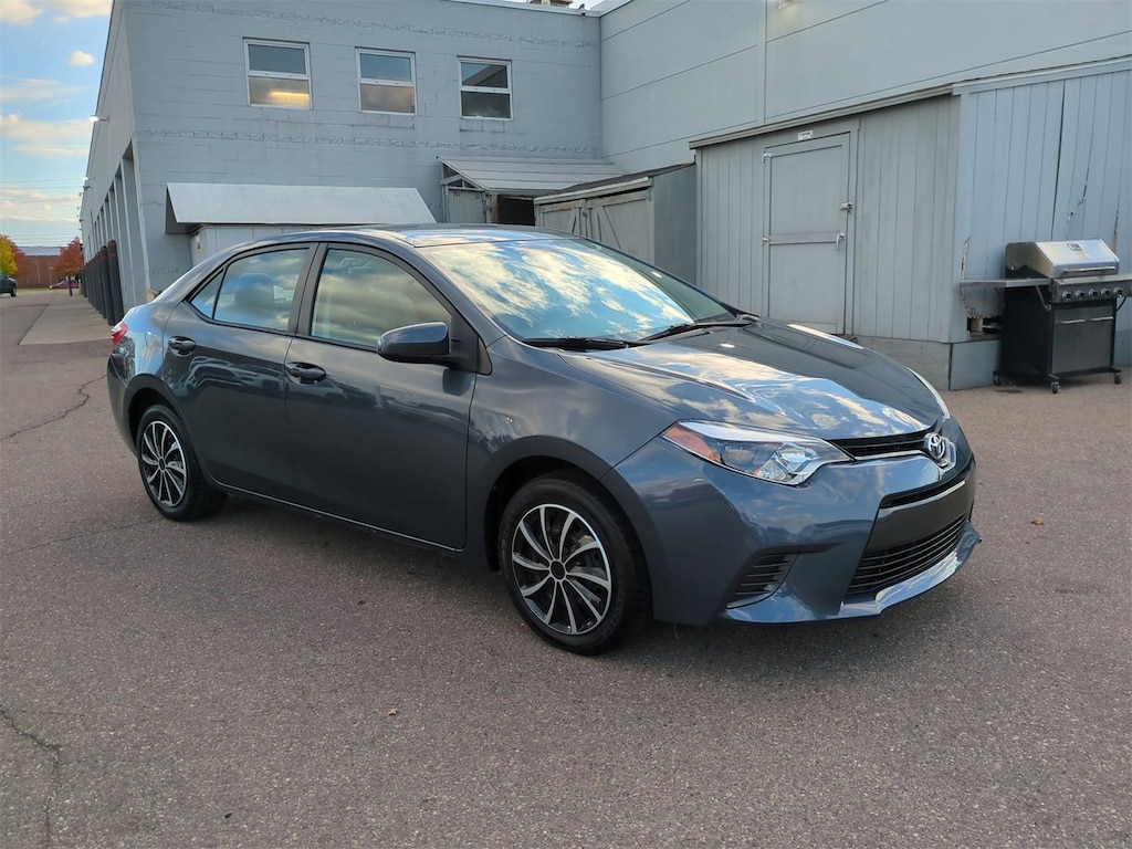 Used 2015 Toyota Corolla LE Sedan