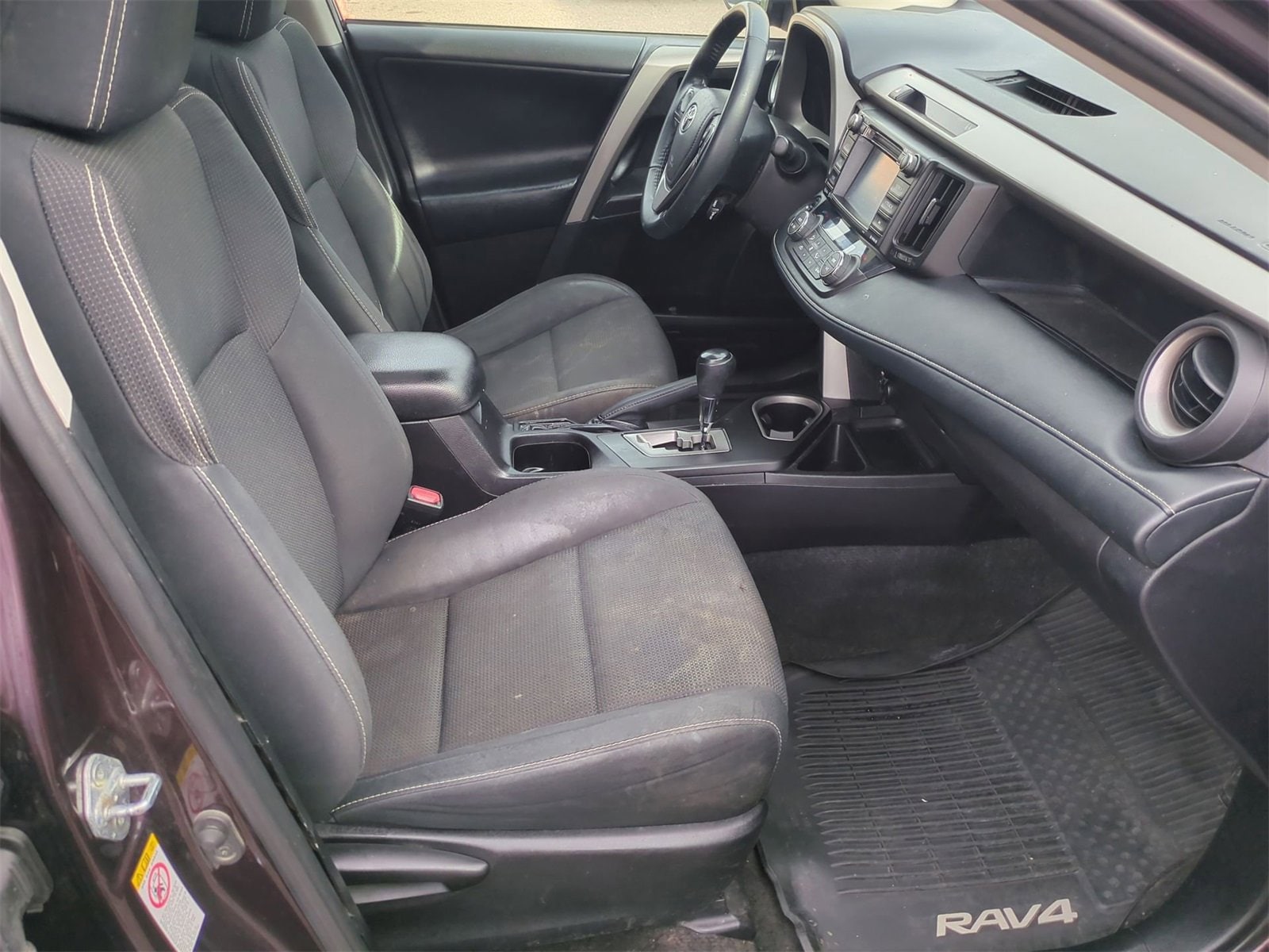 Thumbnail: 2018 Toyota RAV4 - 21