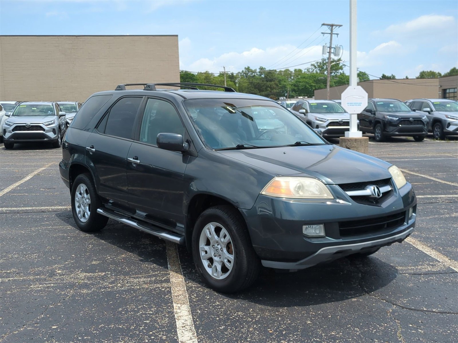 Used 2005 Acura MDX Touring Package with VIN 2HNYD18905H538131 for sale in Troy, MI