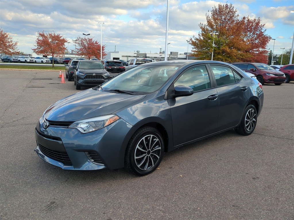 Used 2015 Toyota Corolla LE Sedan