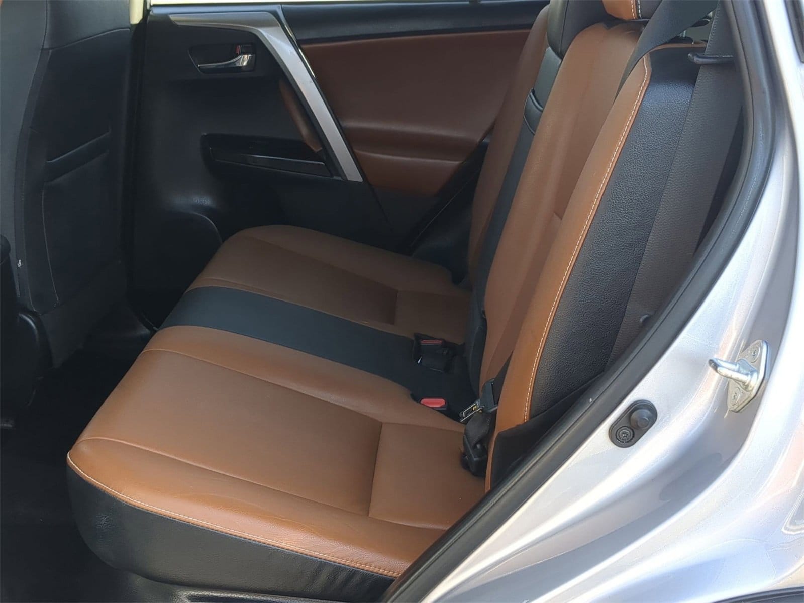 Thumbnail: 2018 Toyota RAV4 - 26