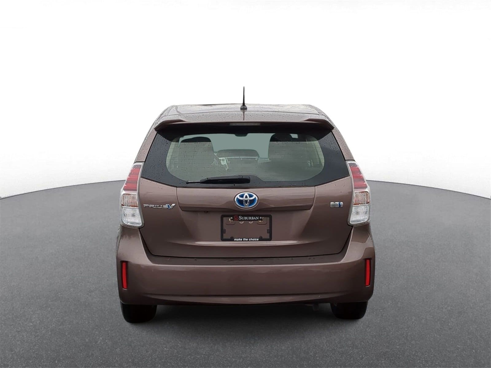 Thumbnail: 2017 Toyota Prius v - 7