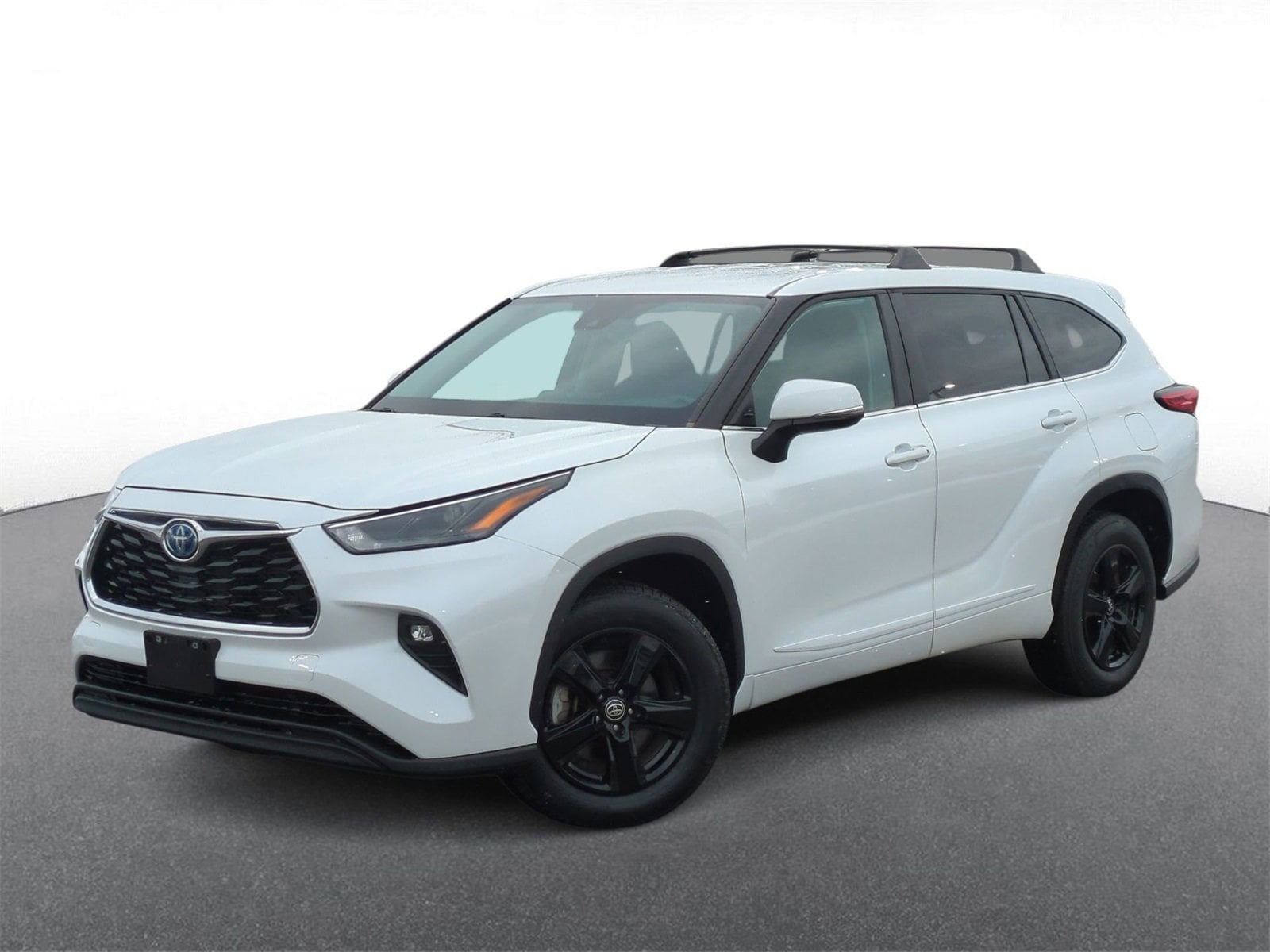 2023 Toyota Highlander LE's photo