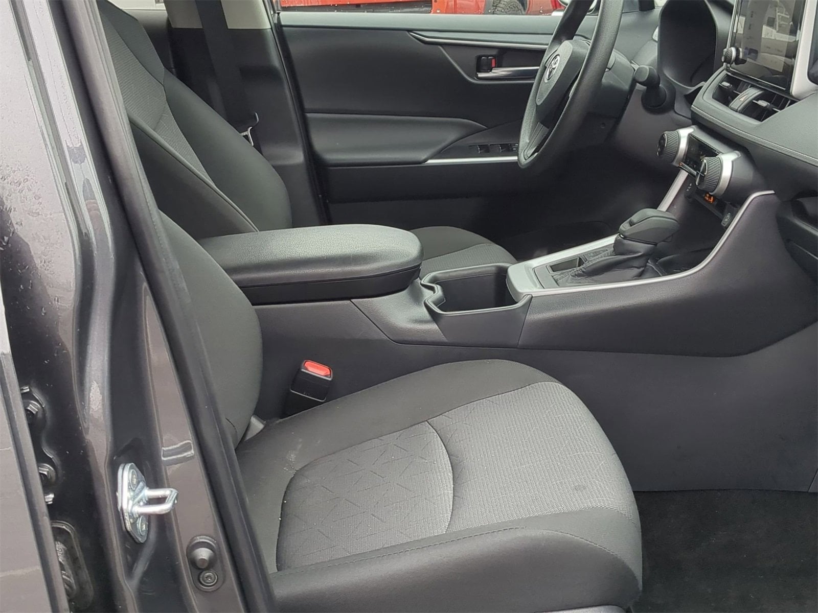 Thumbnail: 2025 Toyota RAV4 - 28