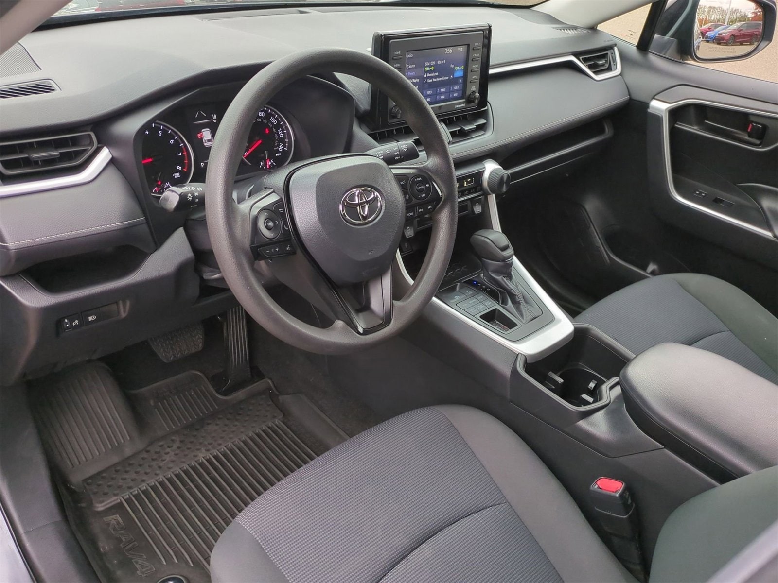 Thumbnail: 2022 Toyota RAV4 - 10