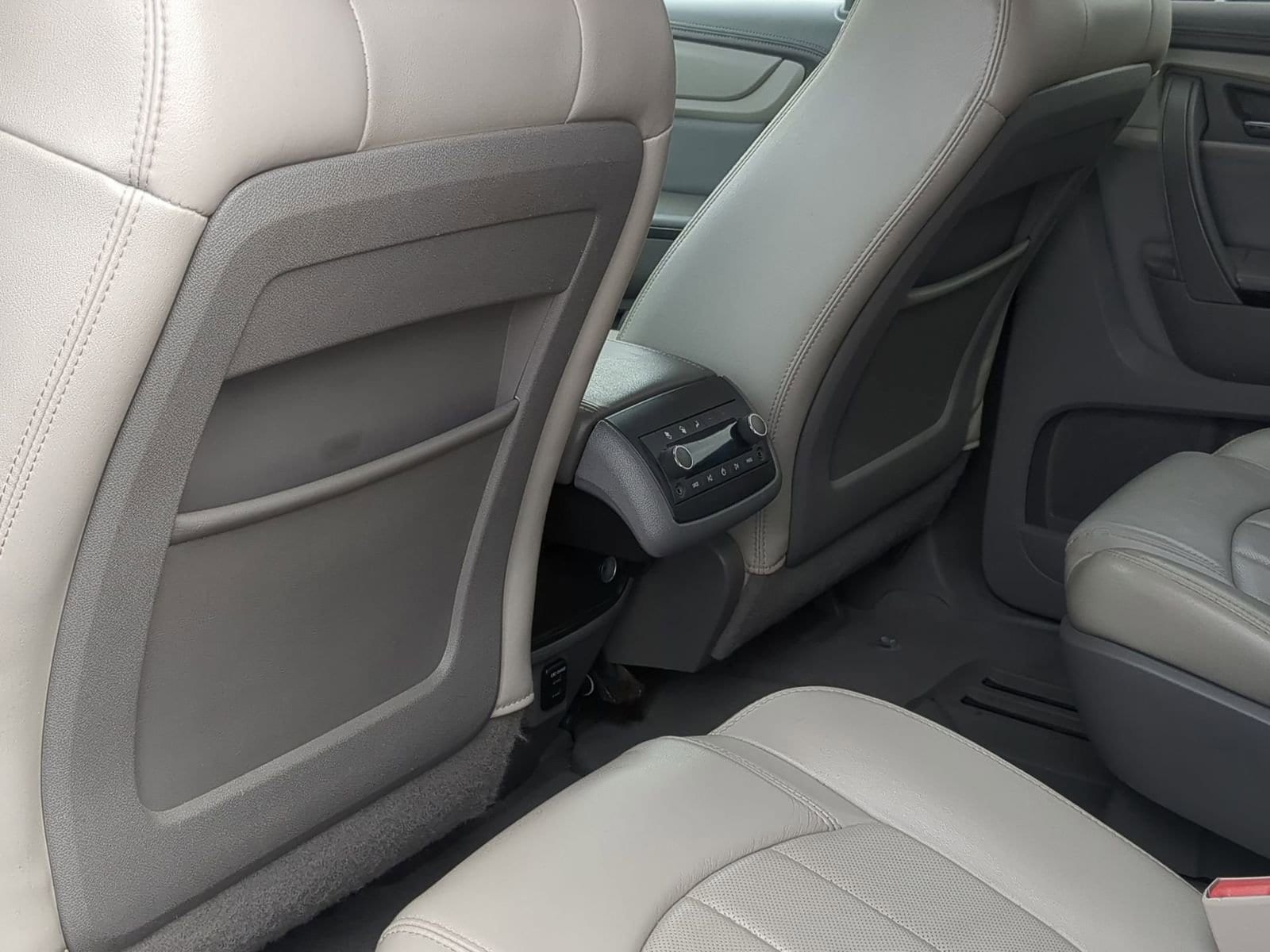 Thumbnail: 2015 Chevrolet Traverse - 18