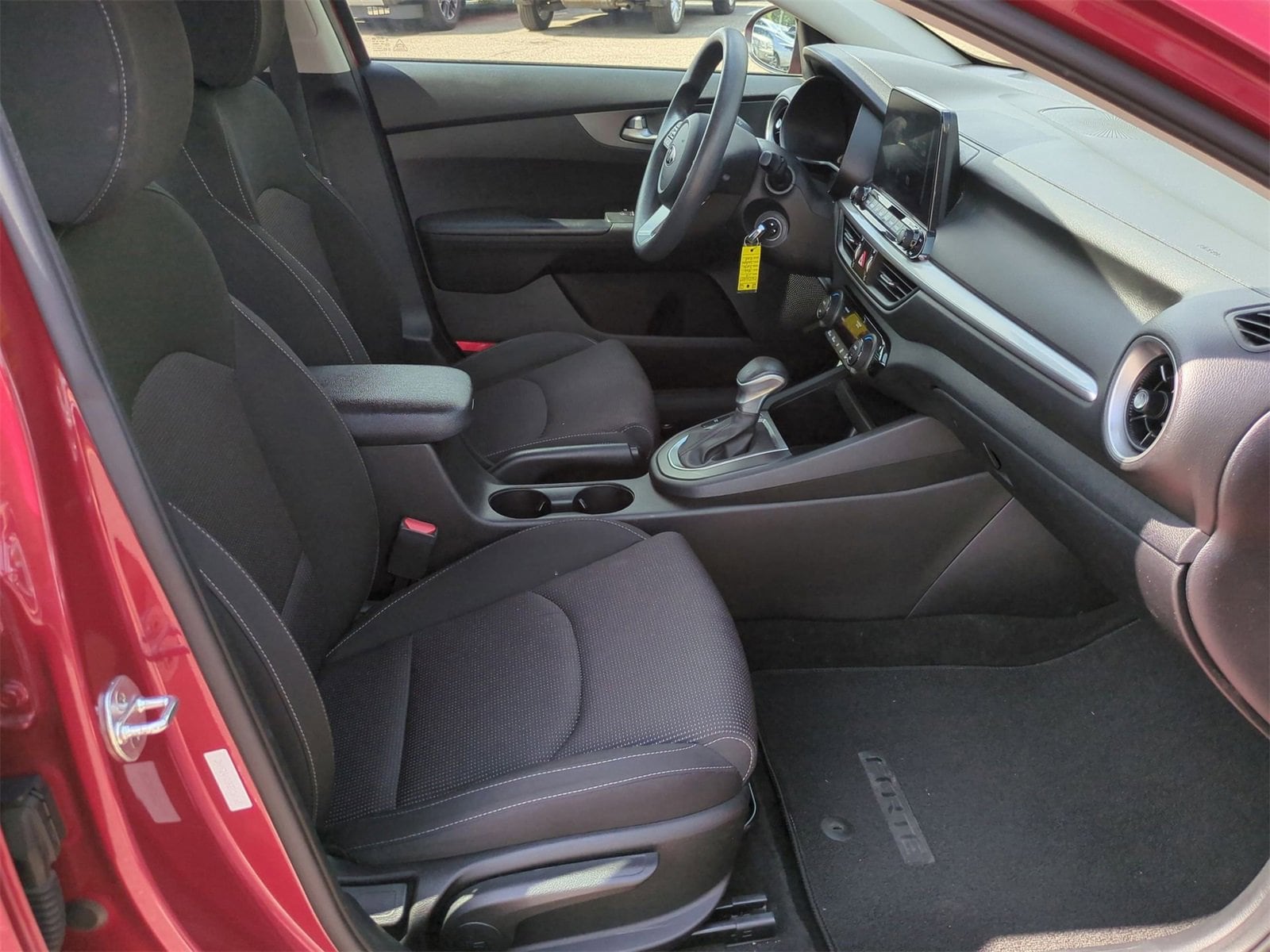 Thumbnail: 2019 Kia Forte - 19