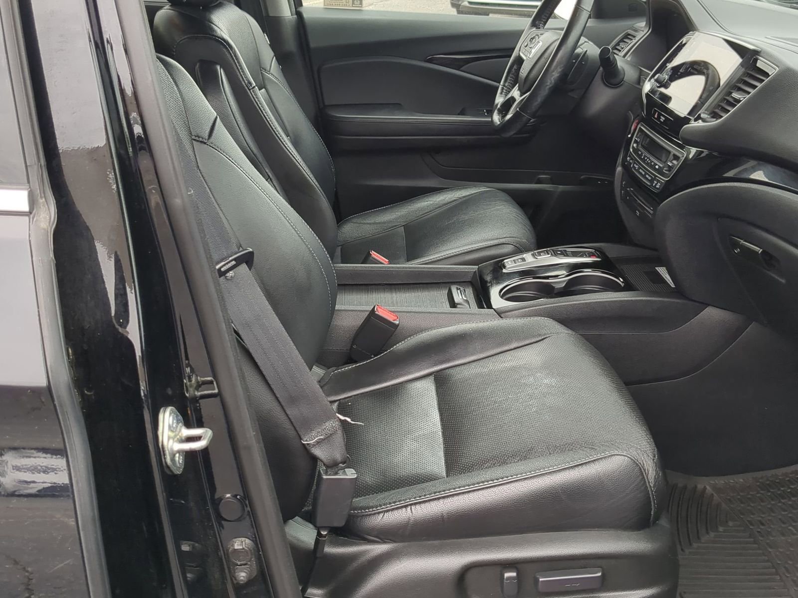 Thumbnail: 2019 Honda Pilot - 21