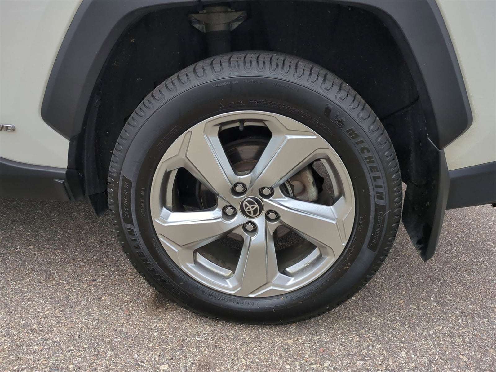 Thumbnail: 2021 Toyota RAV4 - 14