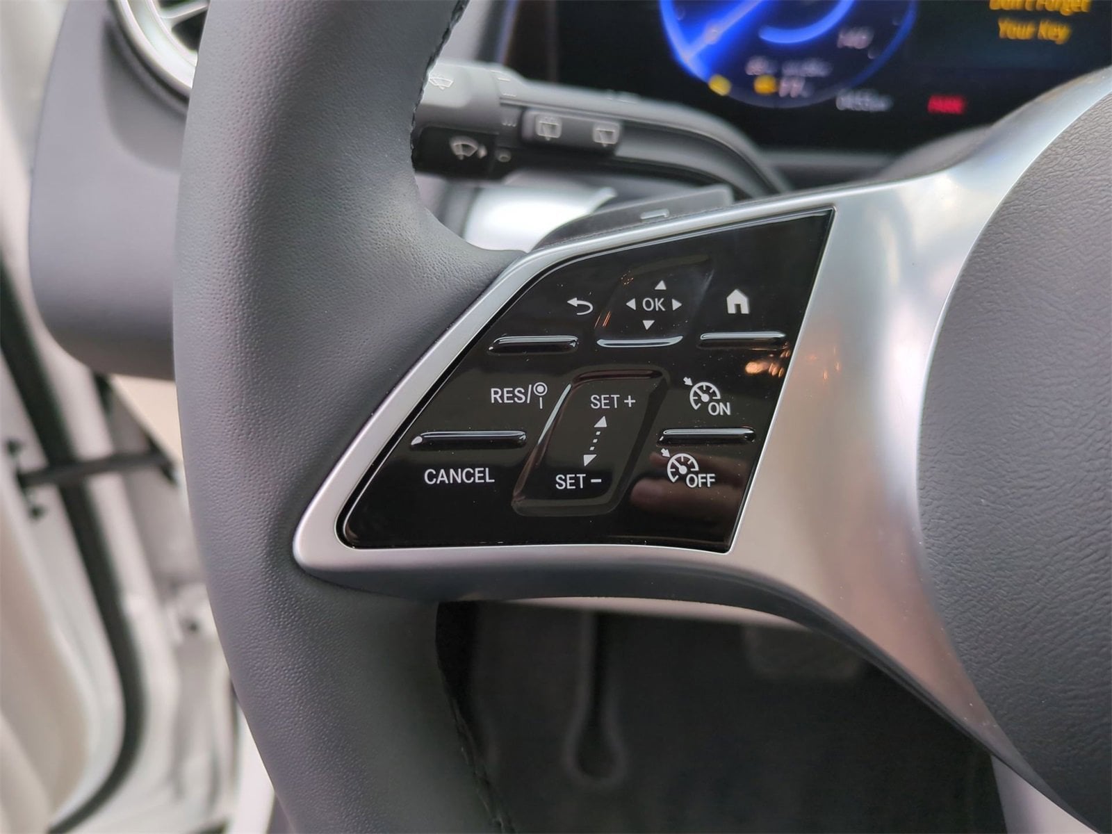 Thumbnail: 2025 Mercedes-Benz EQB - 24