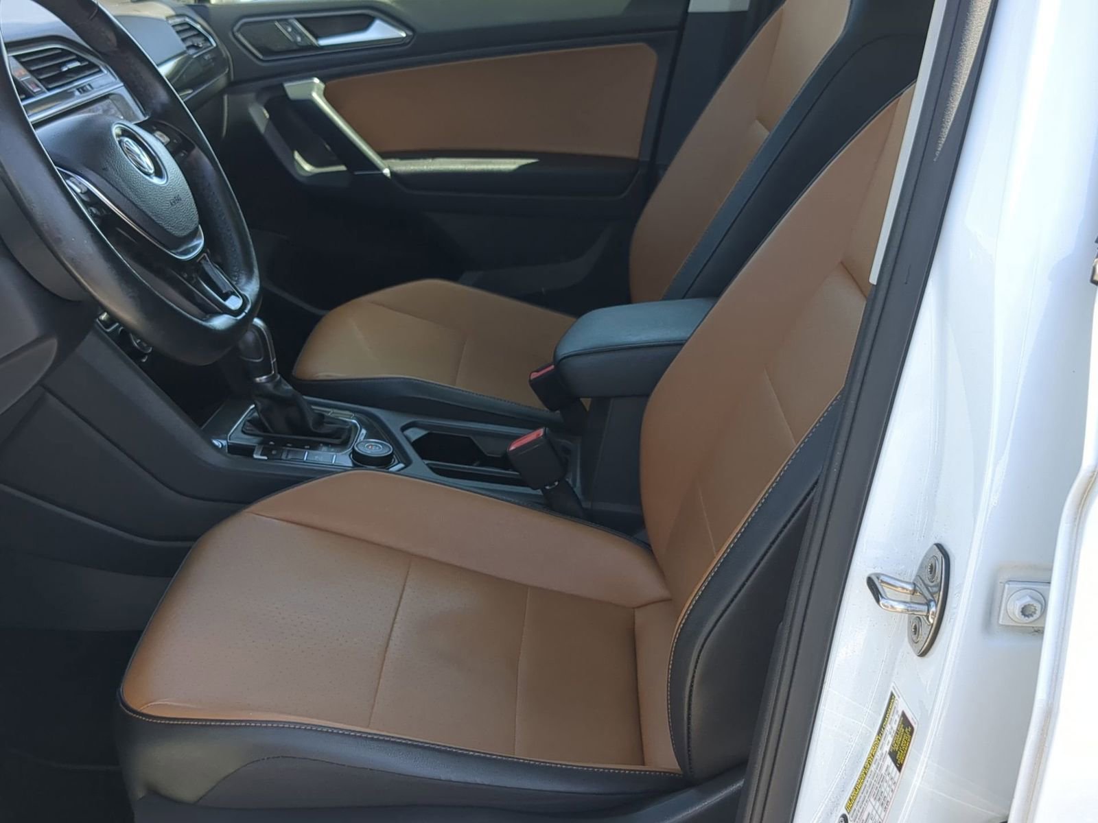 Thumbnail: 2018 Volkswagen Tiguan - 16