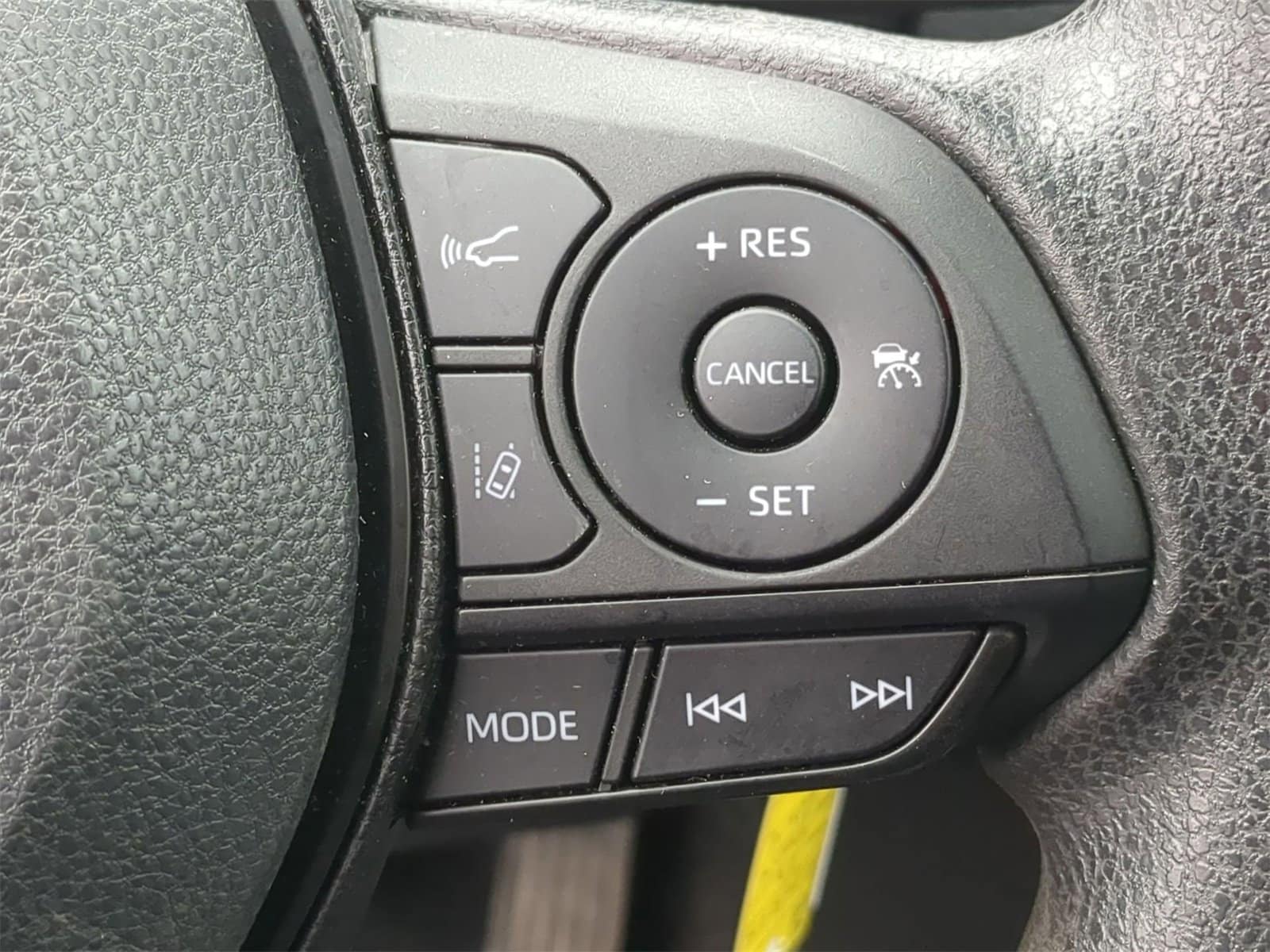 Thumbnail: 2023 Toyota RAV4 - 31