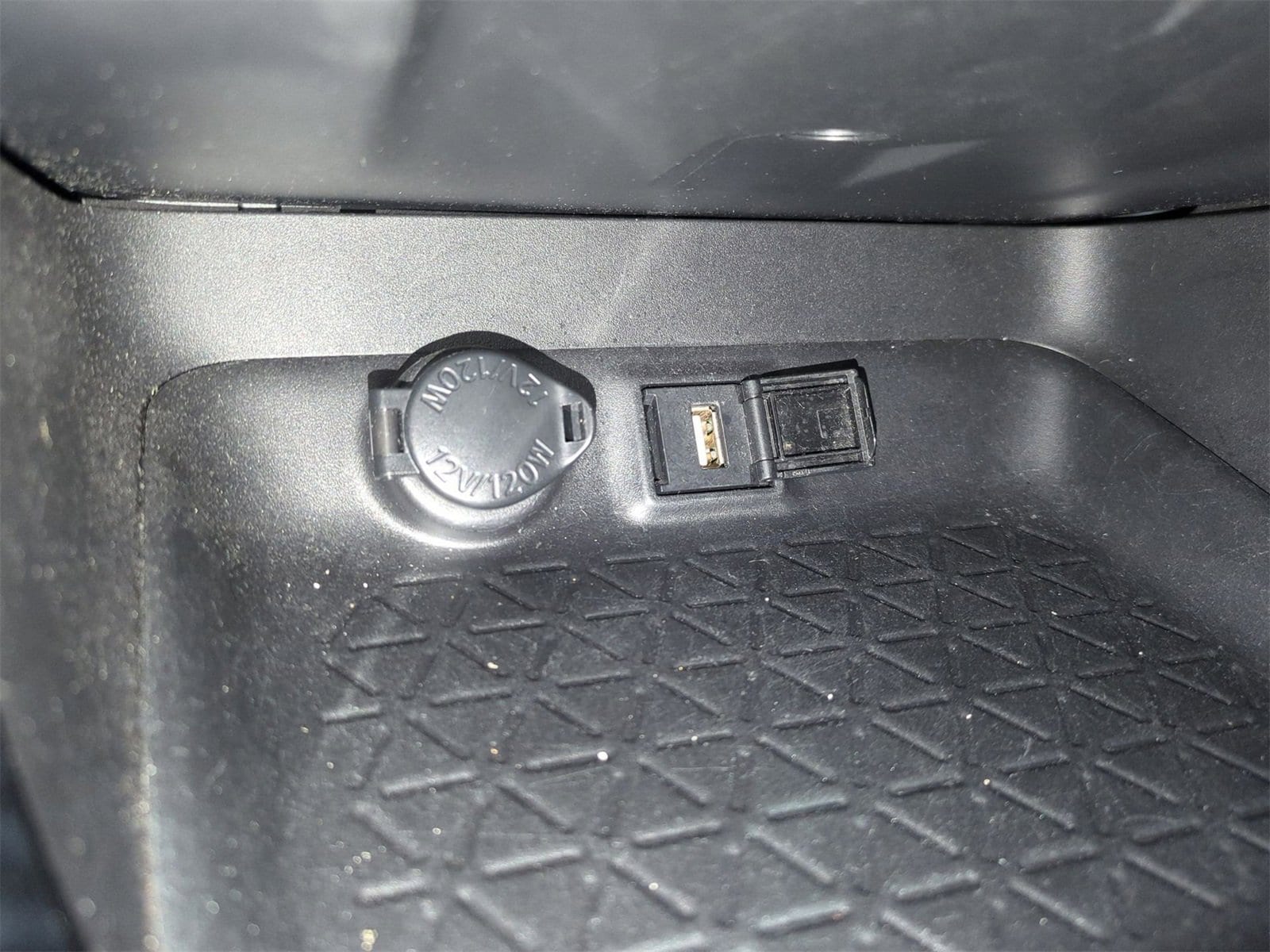 Thumbnail: 2021 Toyota RAV4 - 31