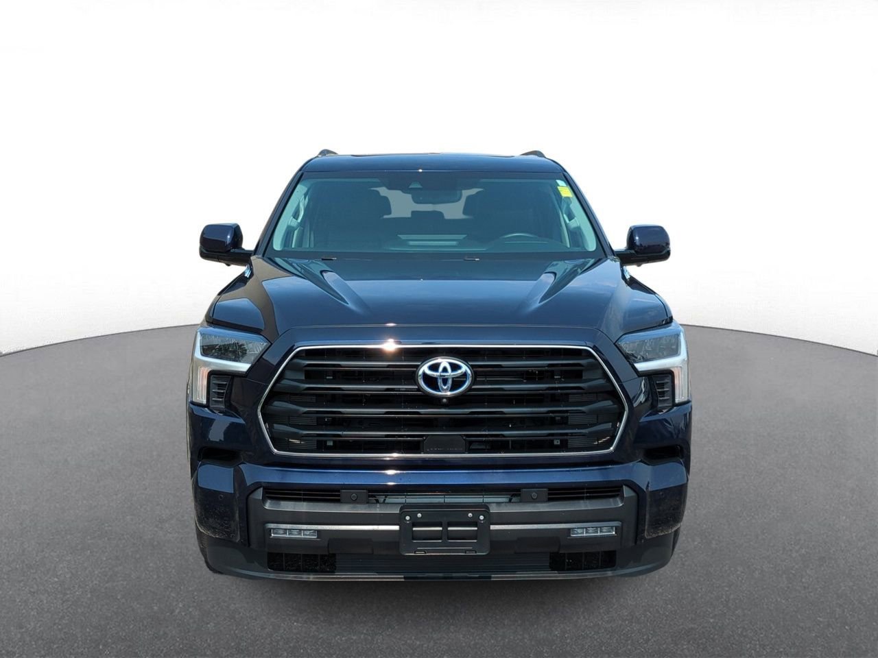 2024 Toyota Sequoia SR5 photo 3