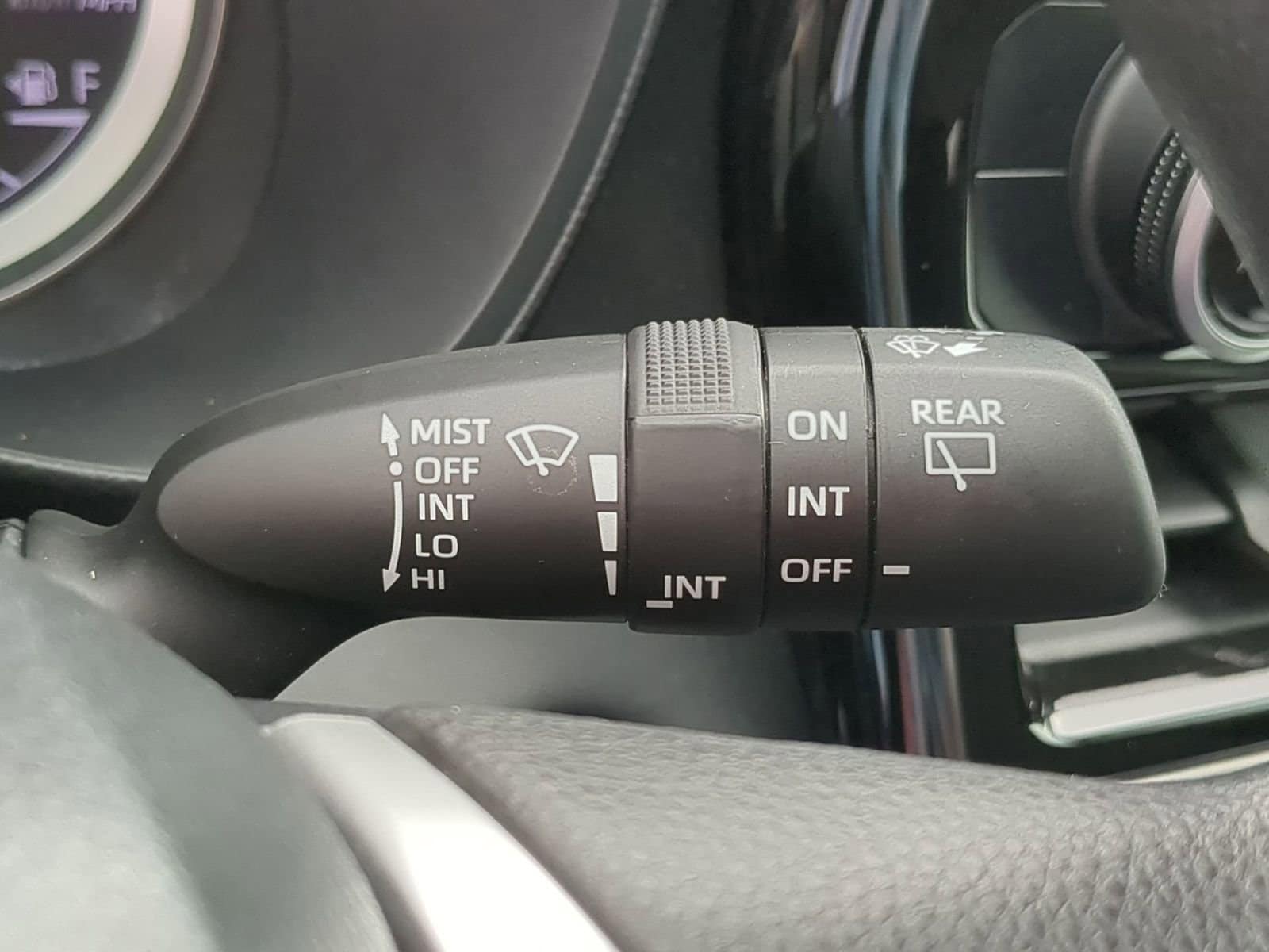 Thumbnail: 2023 Toyota Highlander - 25