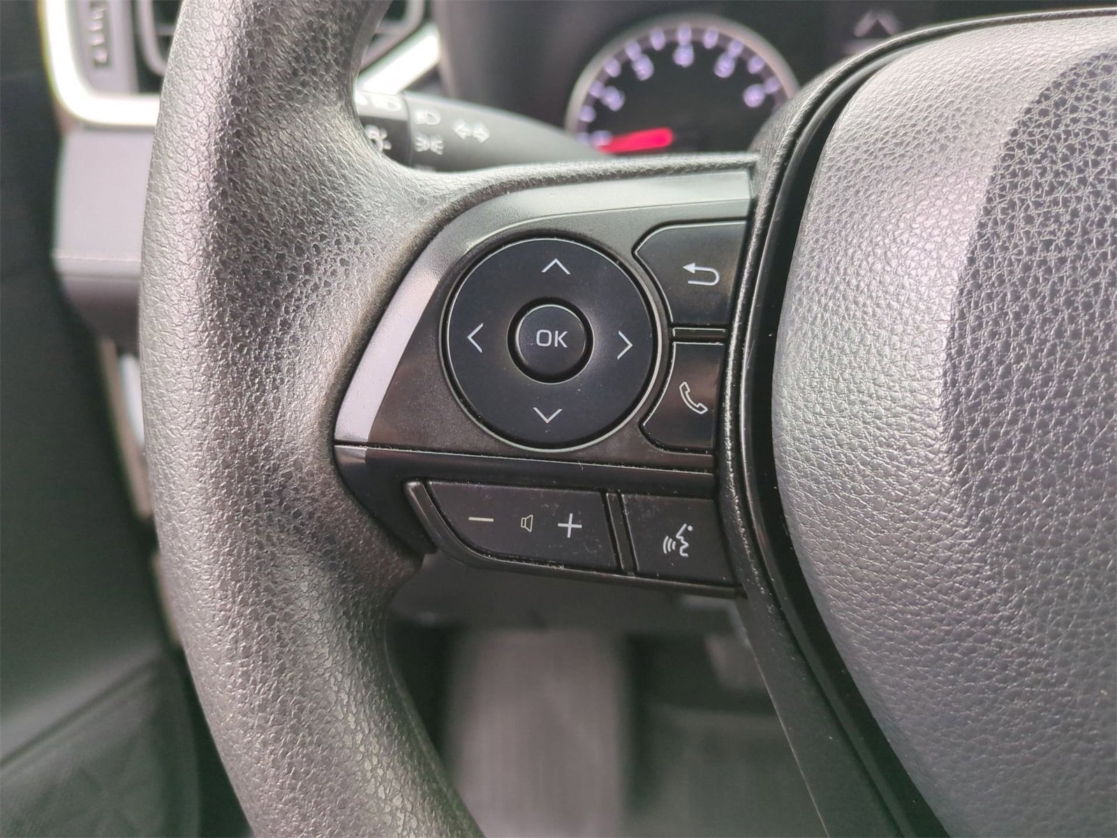 Thumbnail: 2022 Toyota RAV4 - 22