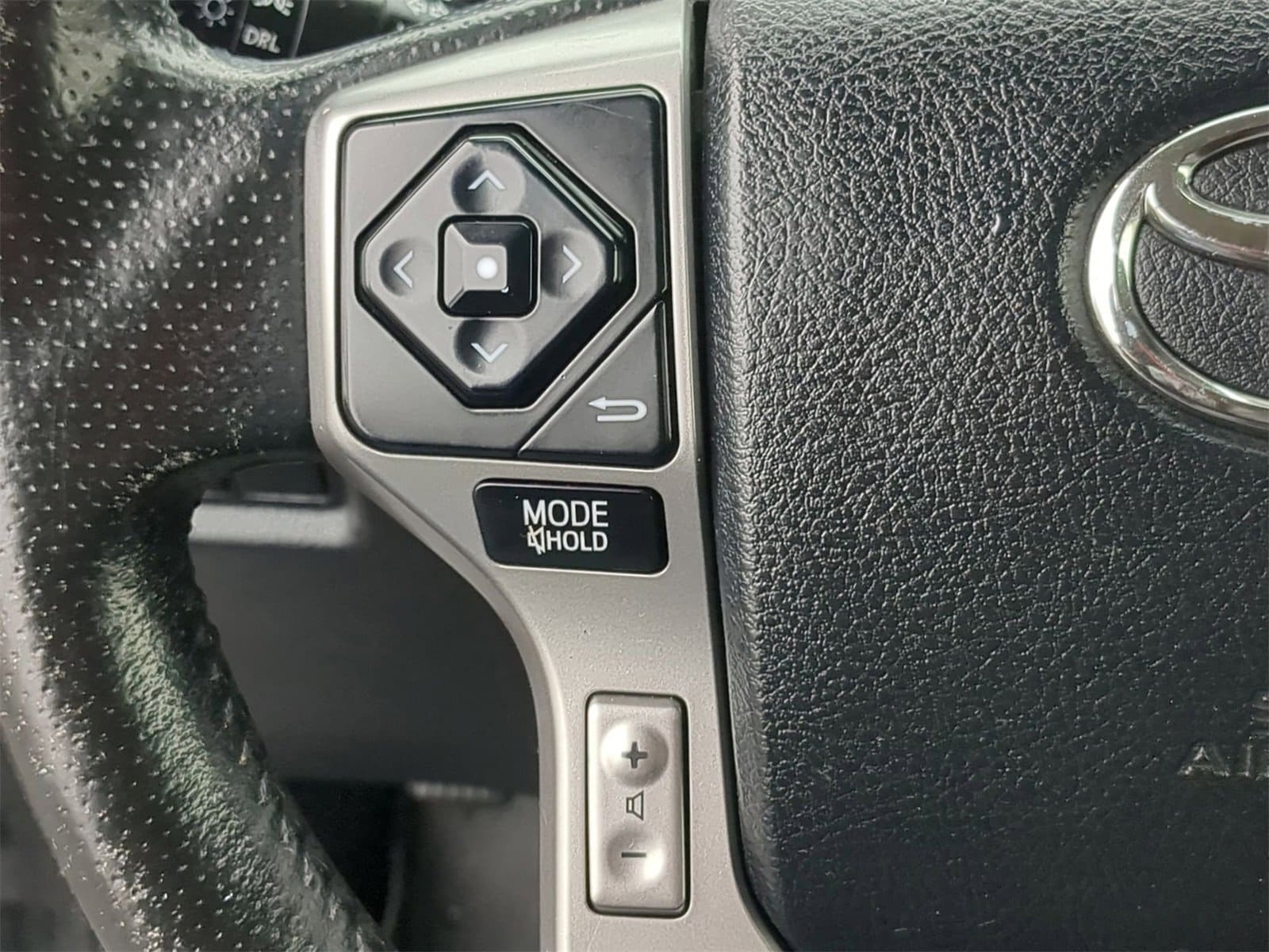 Thumbnail: 2015 Toyota 4Runner - 30