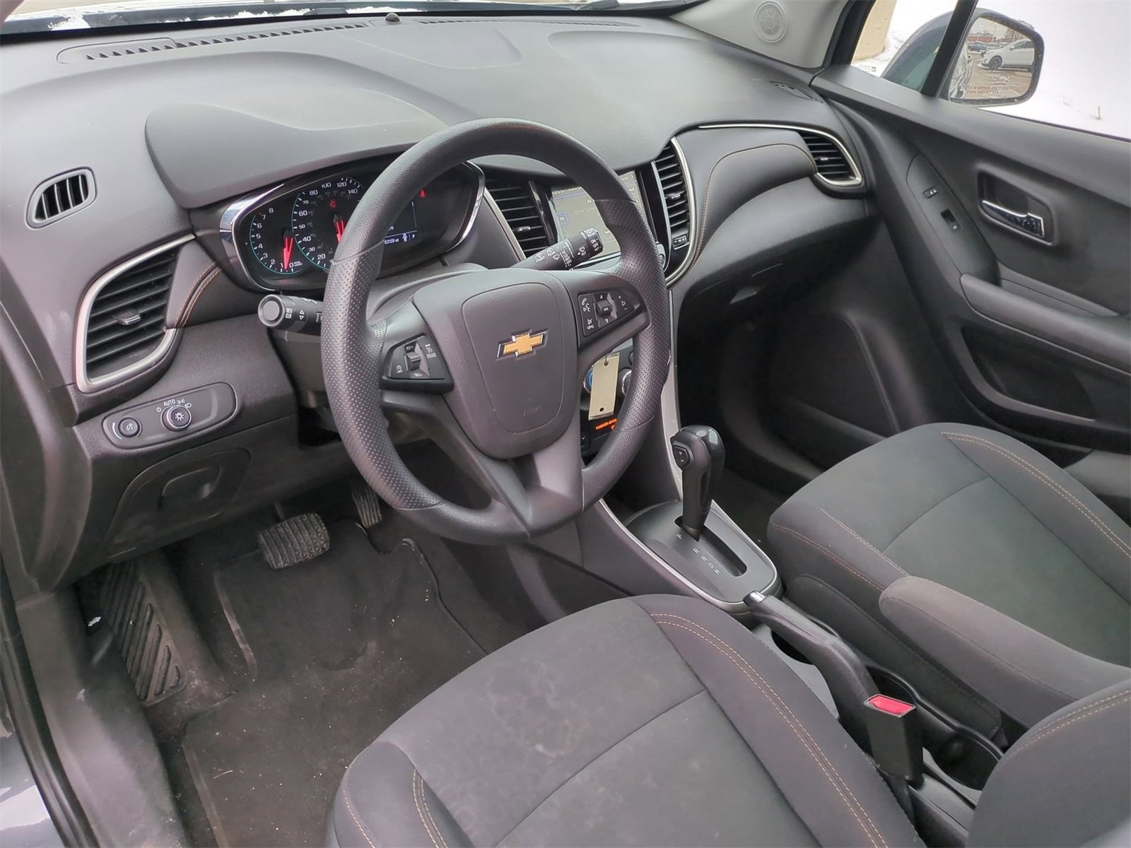 Thumbnail: 2019 Chevrolet Trax - 10