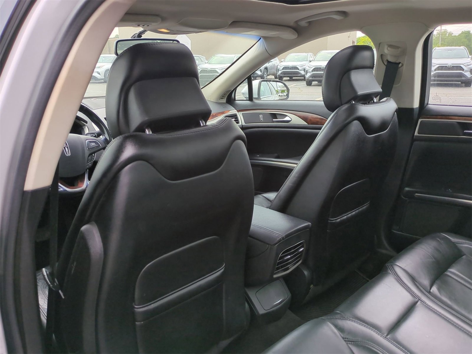 Thumbnail: 2015 Lincoln MKZ - 16