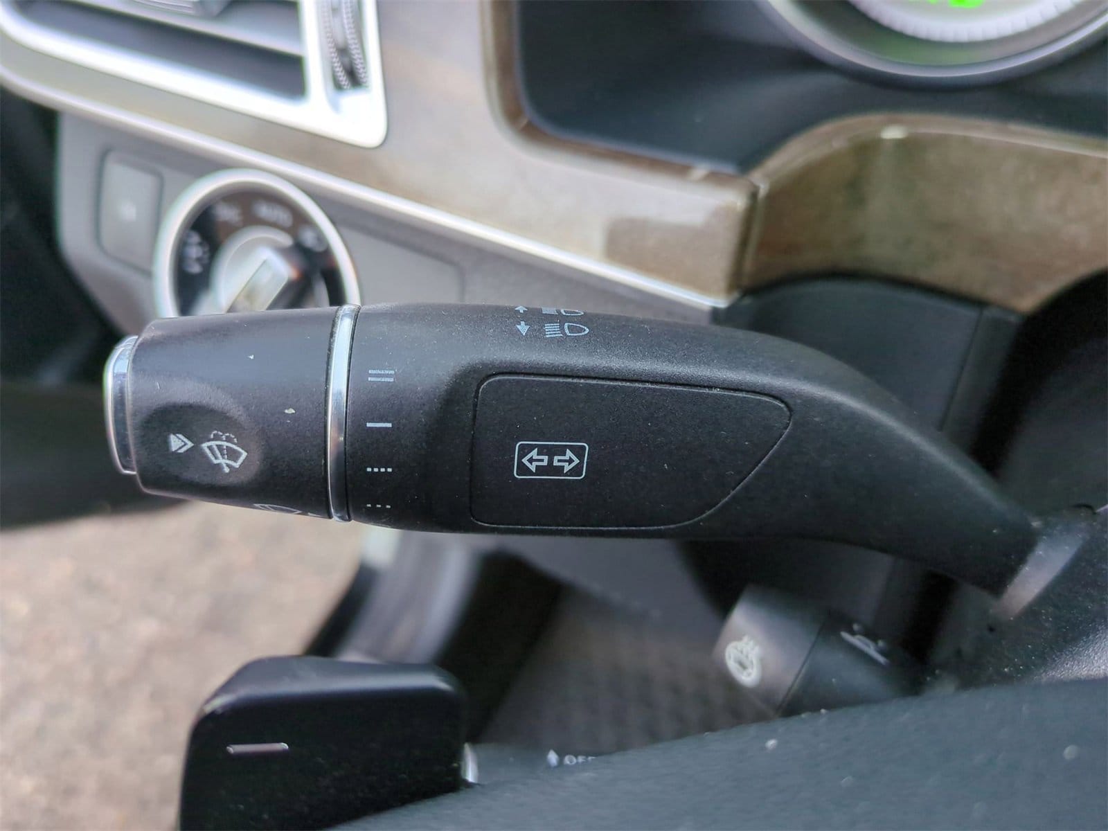 Thumbnail: 2014 Mercedes-Benz E-Class - 26