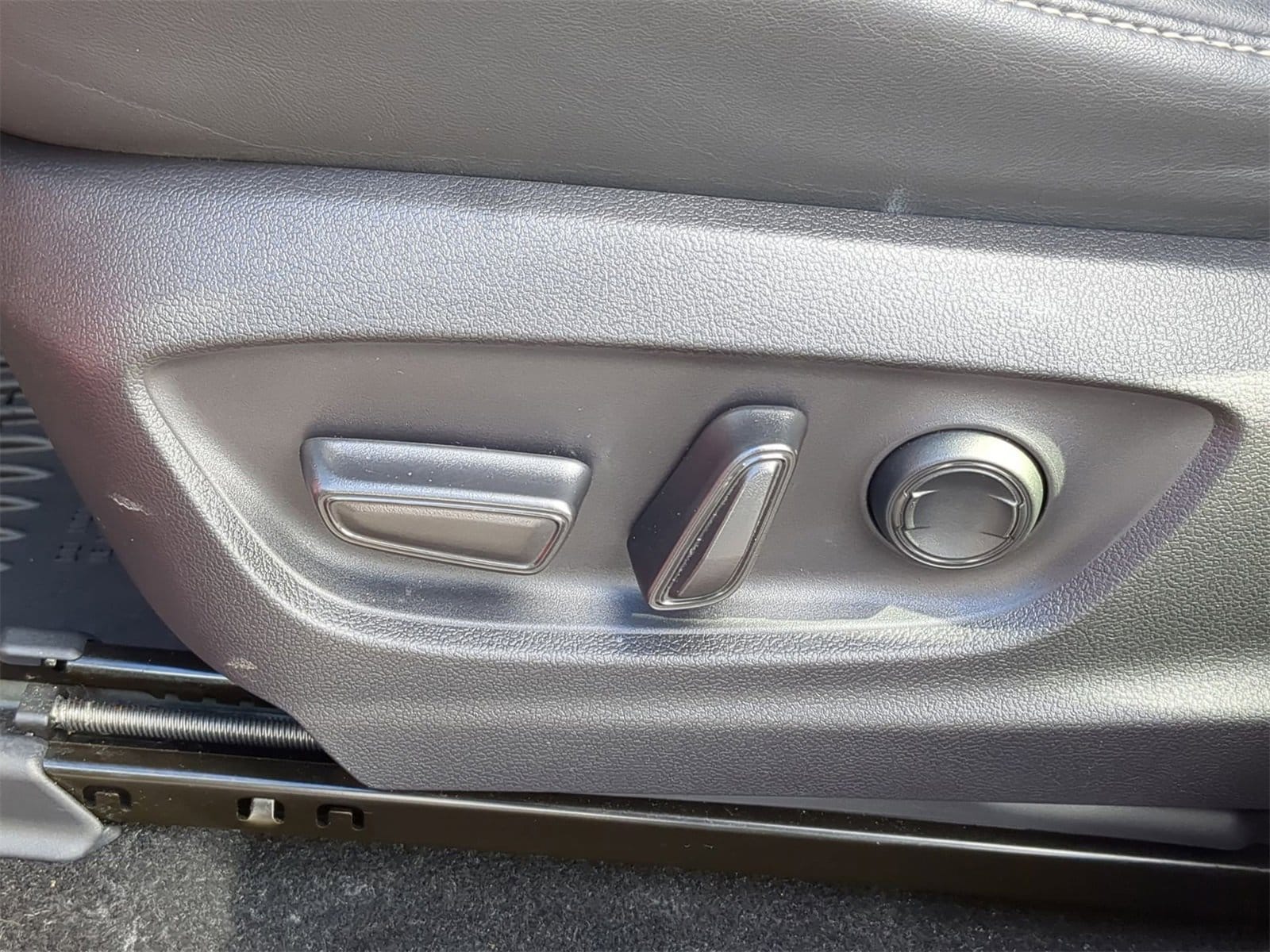 Thumbnail: 2025 Toyota Crown Signia - 24