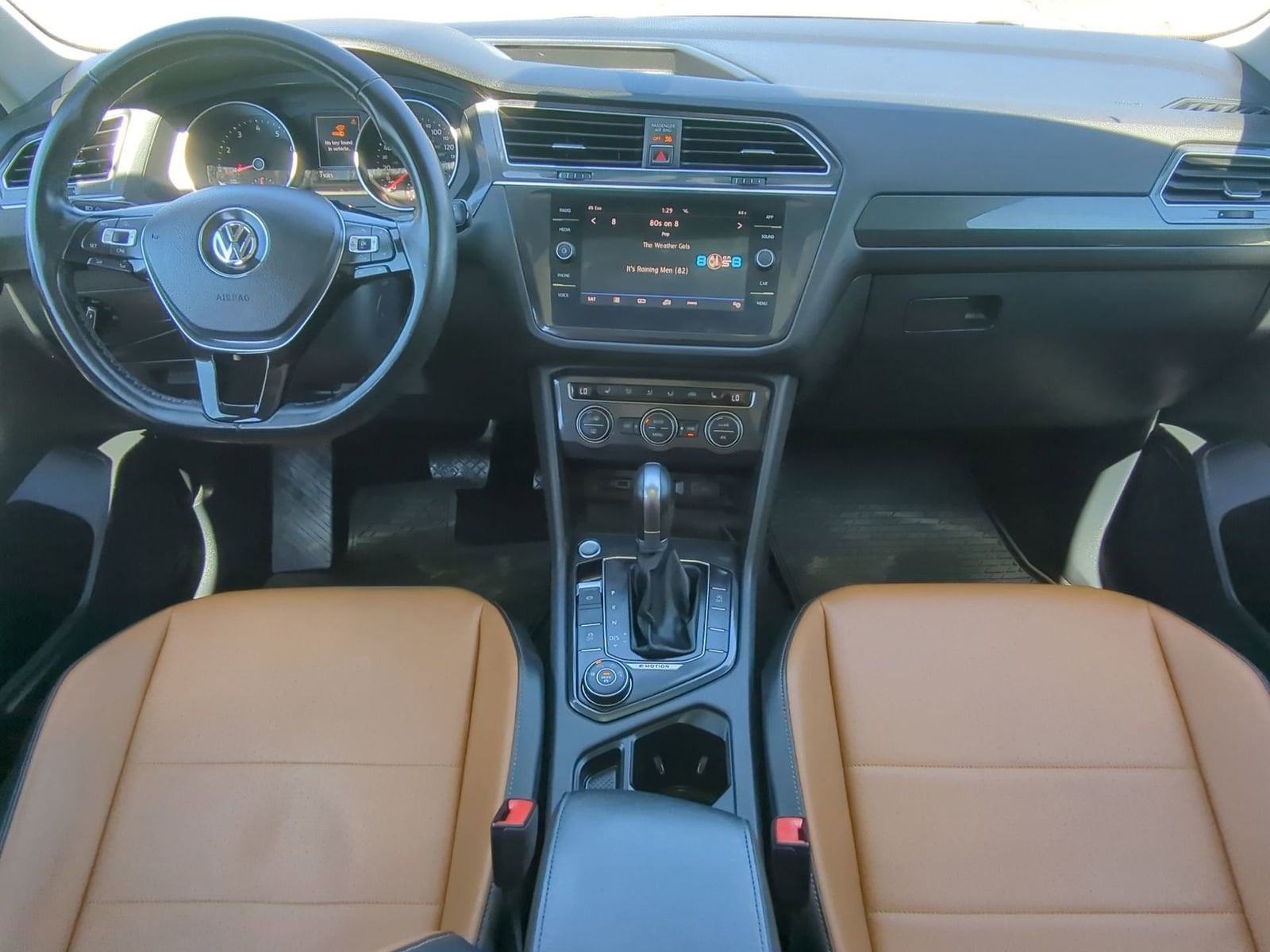 Thumbnail: 2018 Volkswagen Tiguan - 15