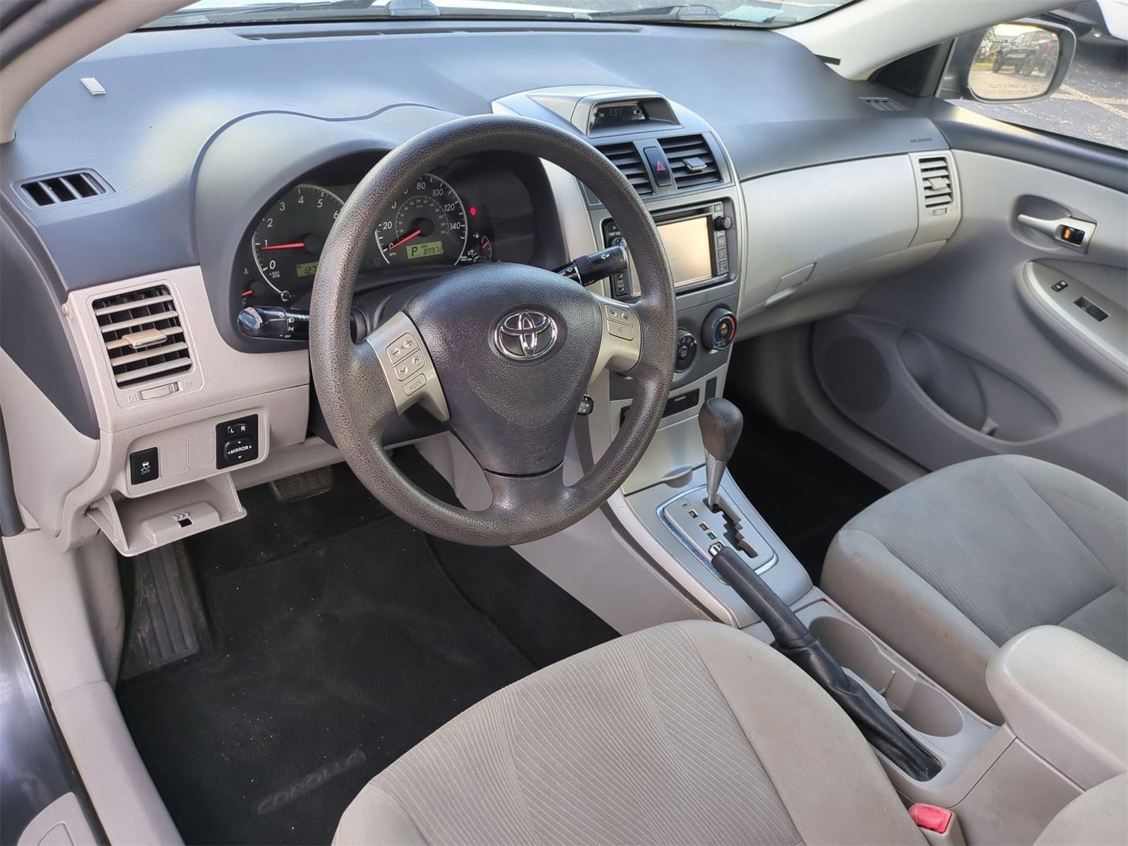 Thumbnail: 2012 Toyota Corolla - 10