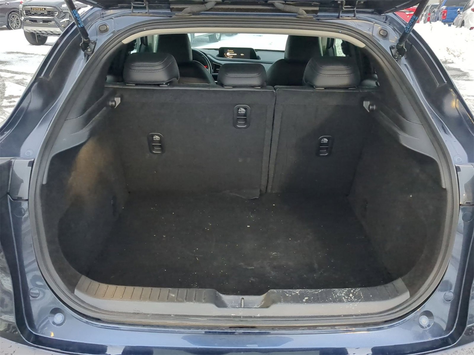 Thumbnail: 2023 Mazda CX-30 - 31