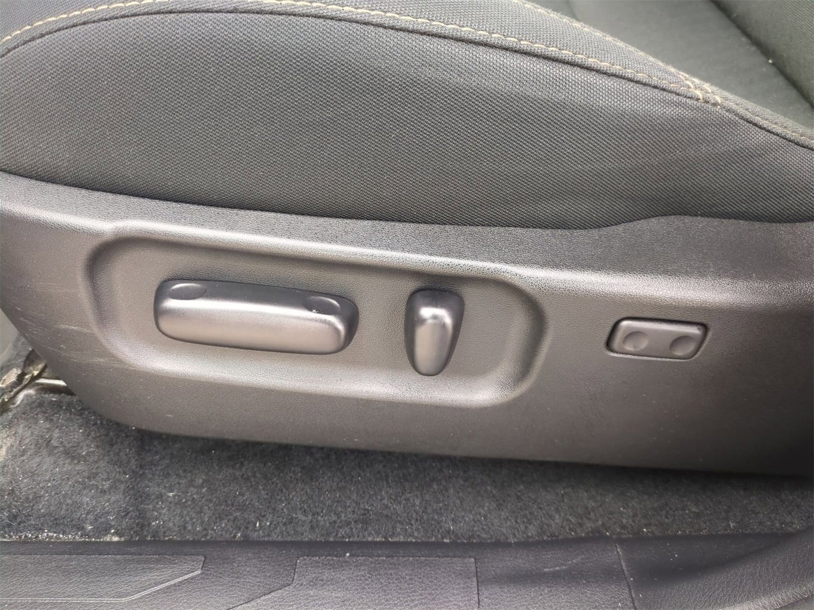 Thumbnail: 2023 Toyota Tacoma - 17