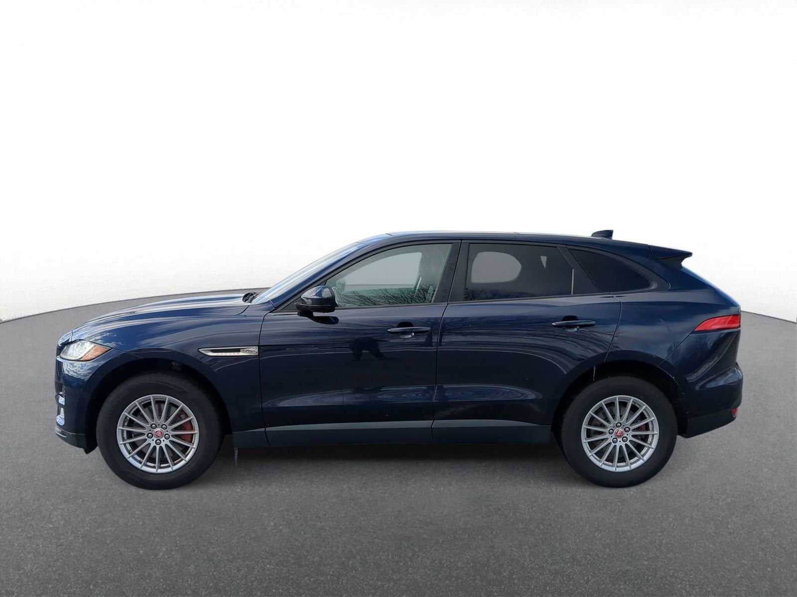 Thumbnail: 2017 Jaguar F-Pace - 5
